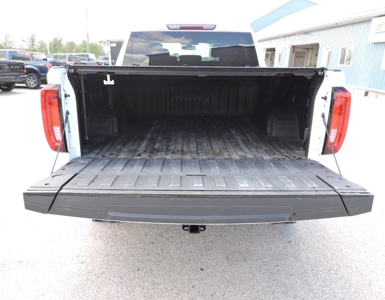 2022 GMC Sierra 1500 AT4 6.2L 4X4 Leather 1 Owner 84000 KMS Photo