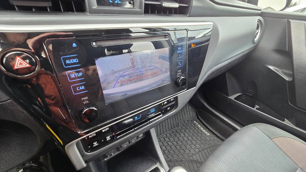 2019 Toyota Corolla LE Photo