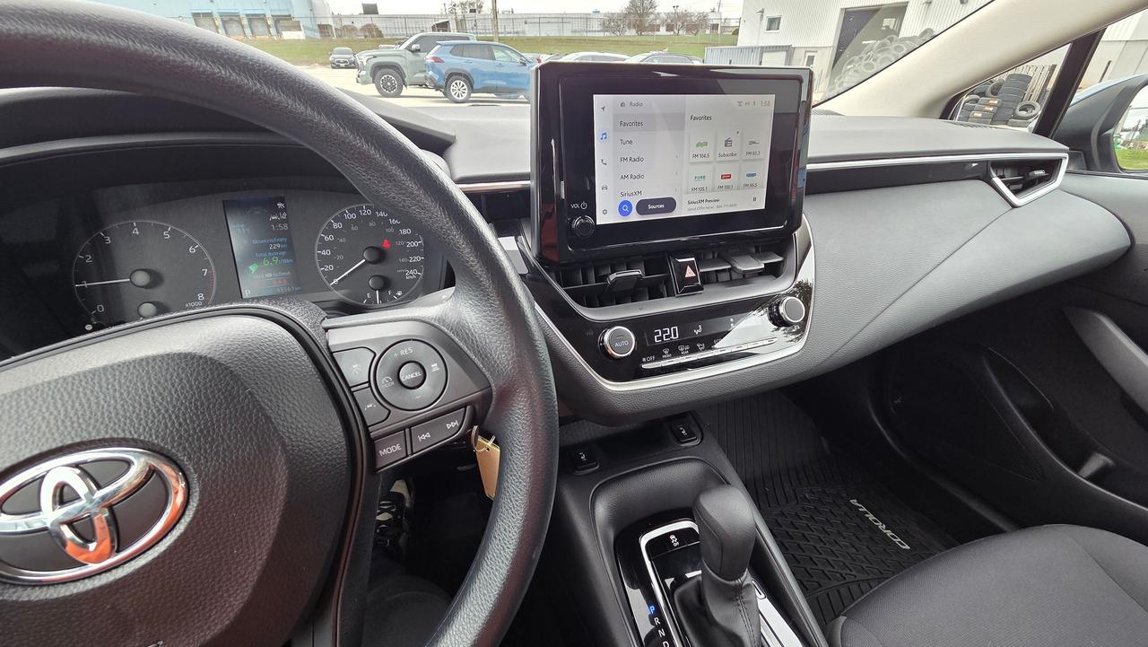 2024 Toyota Corolla LE Photo