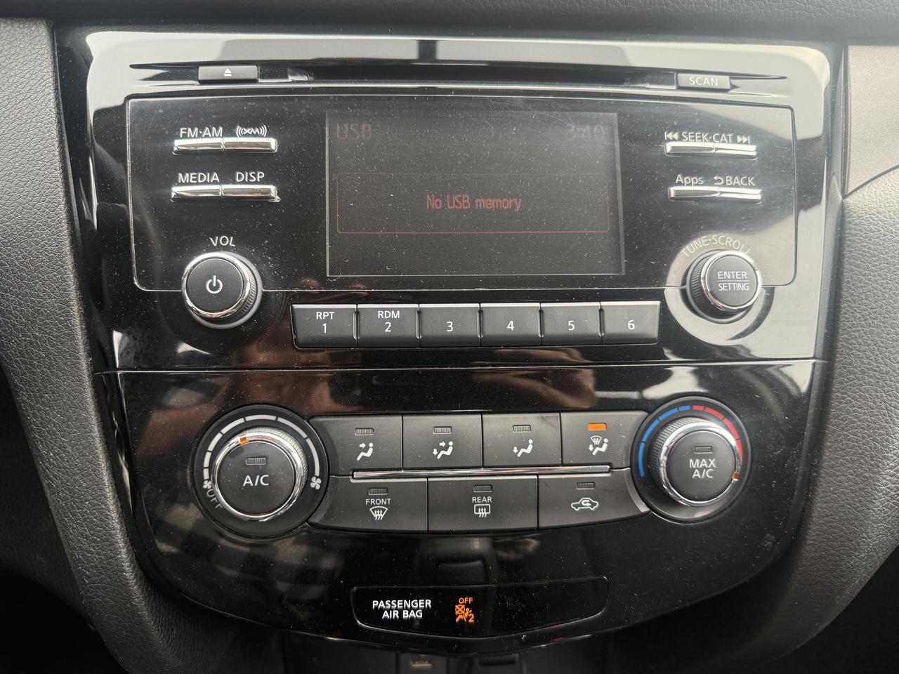 2014 Nissan Rogue S Photo