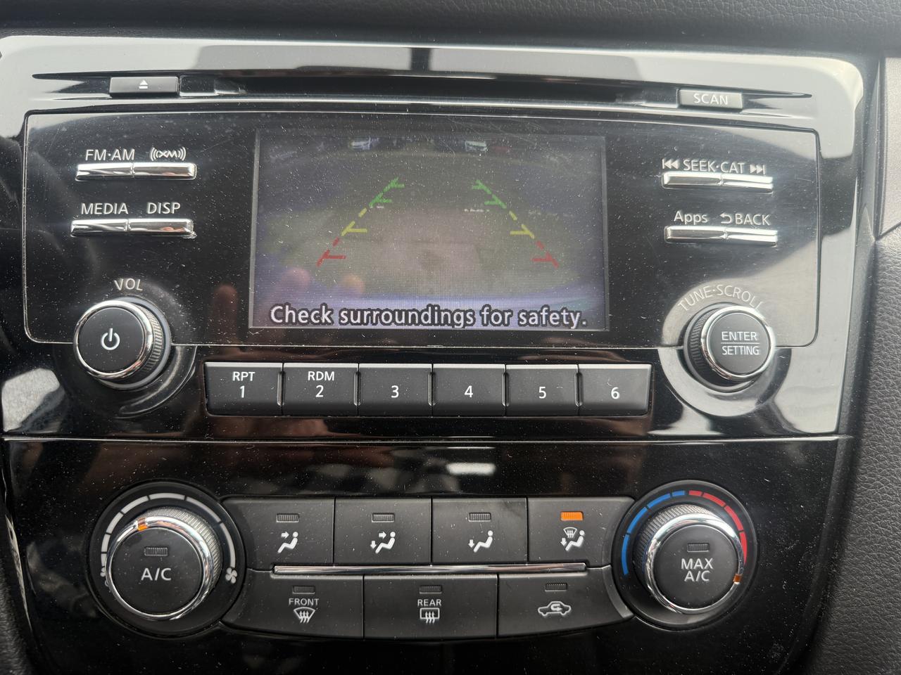 2014 Nissan Rogue S Photo