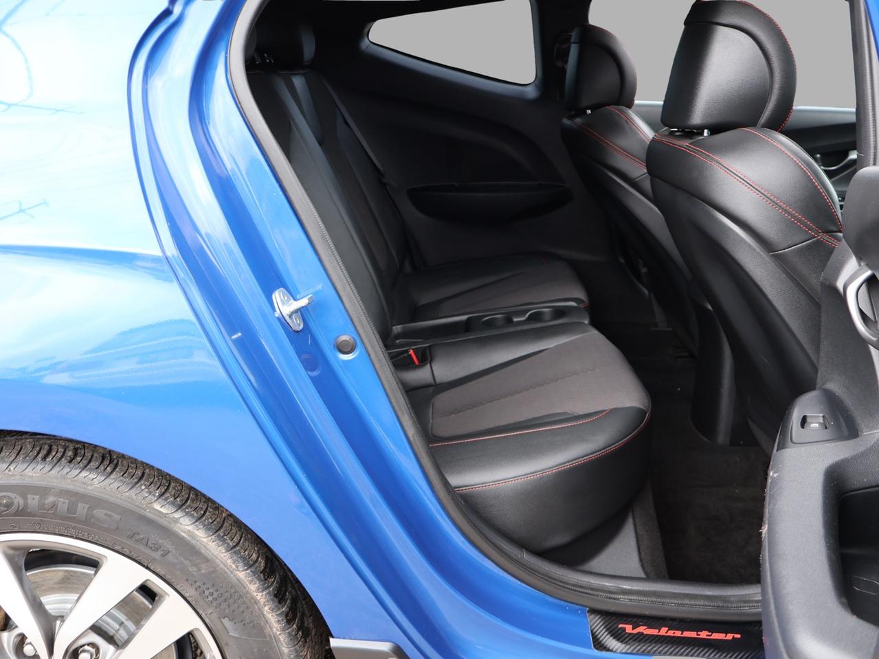 2019 Hyundai Veloster TURBO 6SPEED/SHIFT CERTIFIED *ACCIDENT FREE* CAMERA BLUETOOTH LEATHER HEATED SEATS SUNROOF CRUISE ALLOYS Photo
