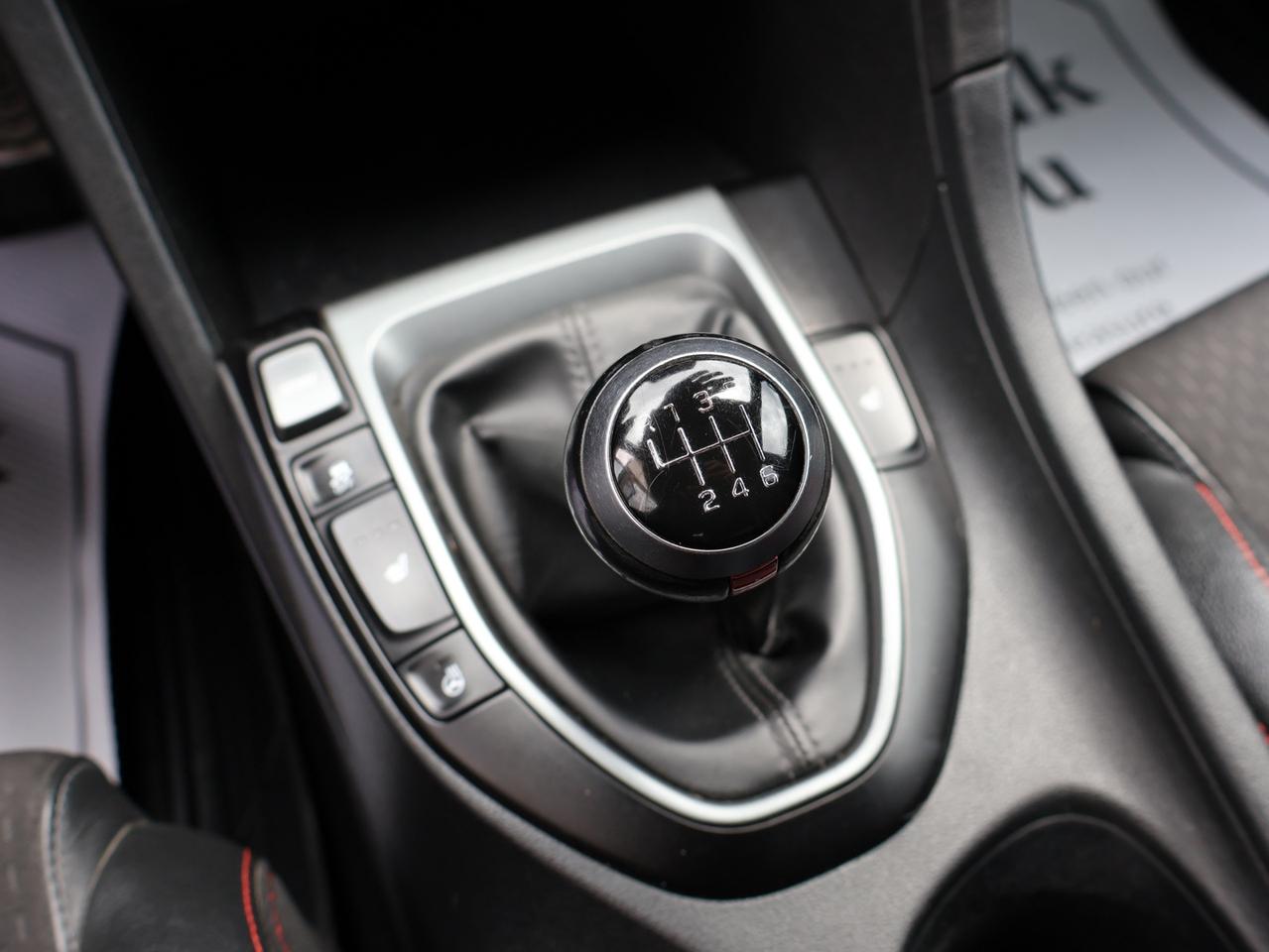 2019 Hyundai Veloster TURBO 6SPEED/SHIFT CERTIFIED *ACCIDENT FREE* CAMERA BLUETOOTH LEATHER HEATED SEATS SUNROOF CRUISE ALLOYS Photo