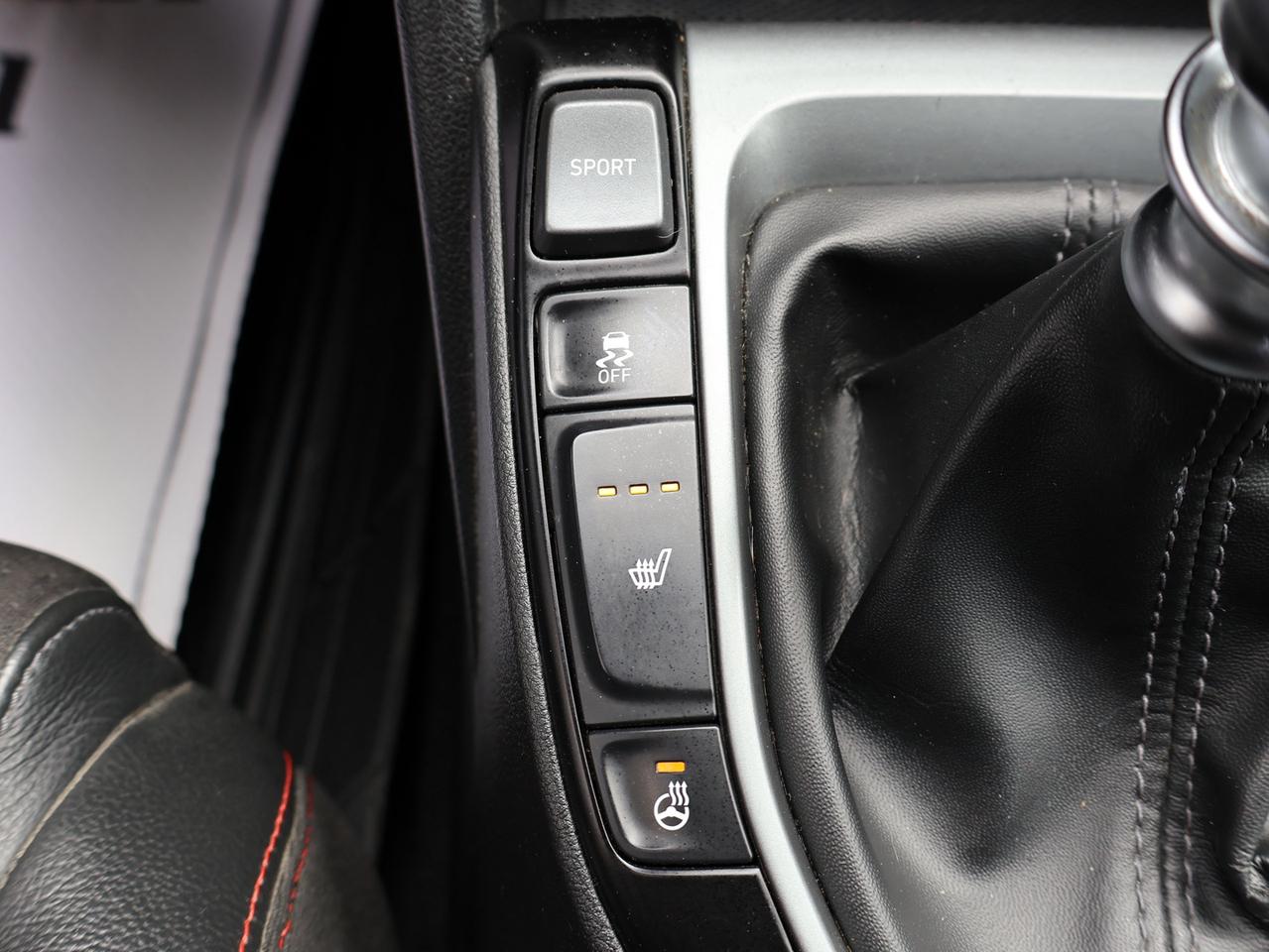 2019 Hyundai Veloster TURBO 6SPEED/SHIFT CERTIFIED *ACCIDENT FREE* CAMERA BLUETOOTH LEATHER HEATED SEATS SUNROOF CRUISE ALLOYS Photo