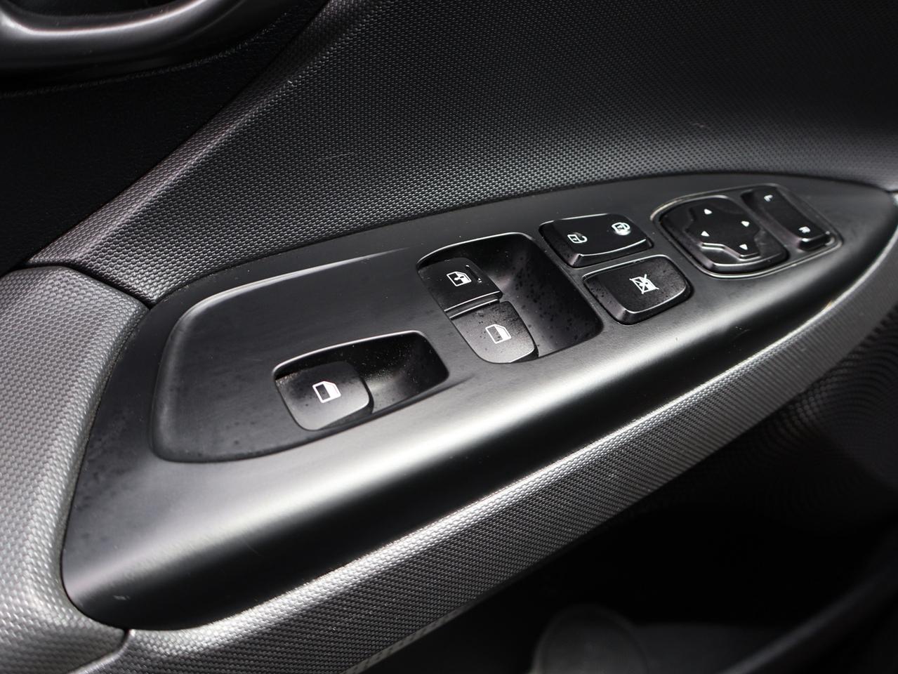 2019 Hyundai Veloster TURBO 6SPEED/SHIFT CERTIFIED *ACCIDENT FREE* CAMERA BLUETOOTH LEATHER HEATED SEATS SUNROOF CRUISE ALLOYS Photo