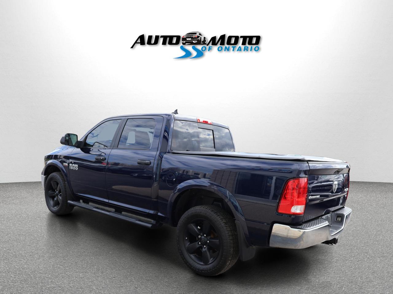 2018 RAM 1500 OUTDOORSMAN HEMI CREW 4WD *ACCIDENT FREE* CAMERA NAV BLUETOOTH HEATED SEATS CRUISE ALLOYS Photo3