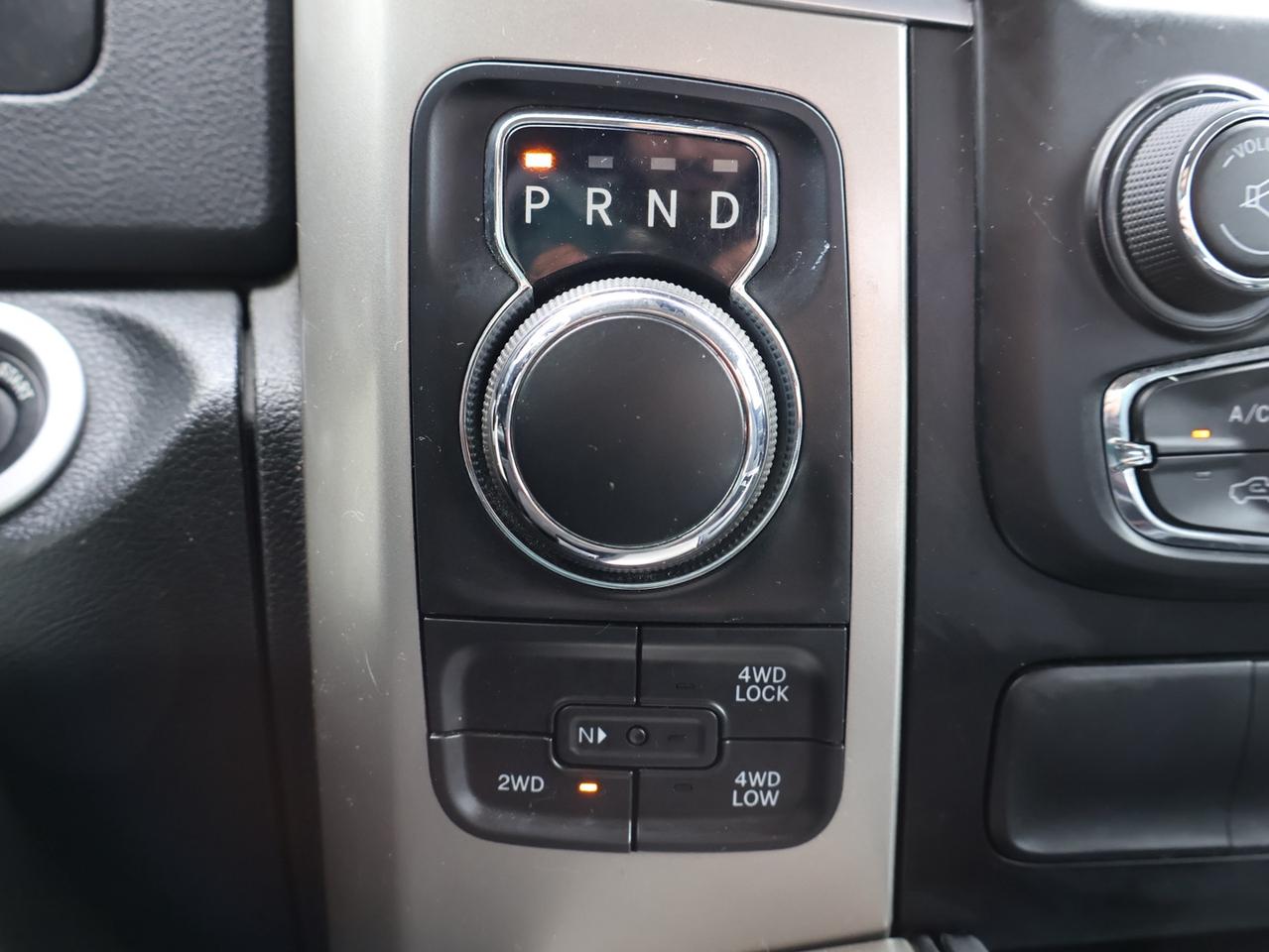 2018 RAM 1500 OUTDOORSMAN HEMI CREW 4WD *ACCIDENT FREE* CAMERA NAV BLUETOOTH HEATED SEATS CRUISE ALLOYS Photo