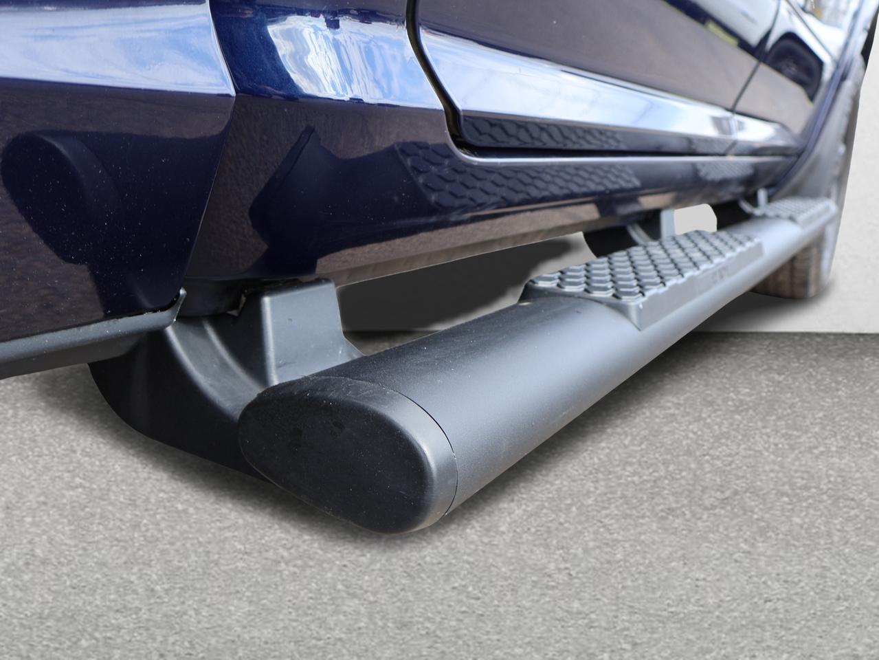 2018 RAM 1500 OUTDOORSMAN HEMI CREW 4WD *ACCIDENT FREE* CAMERA NAV BLUETOOTH HEATED SEATS CRUISE ALLOYS Photo