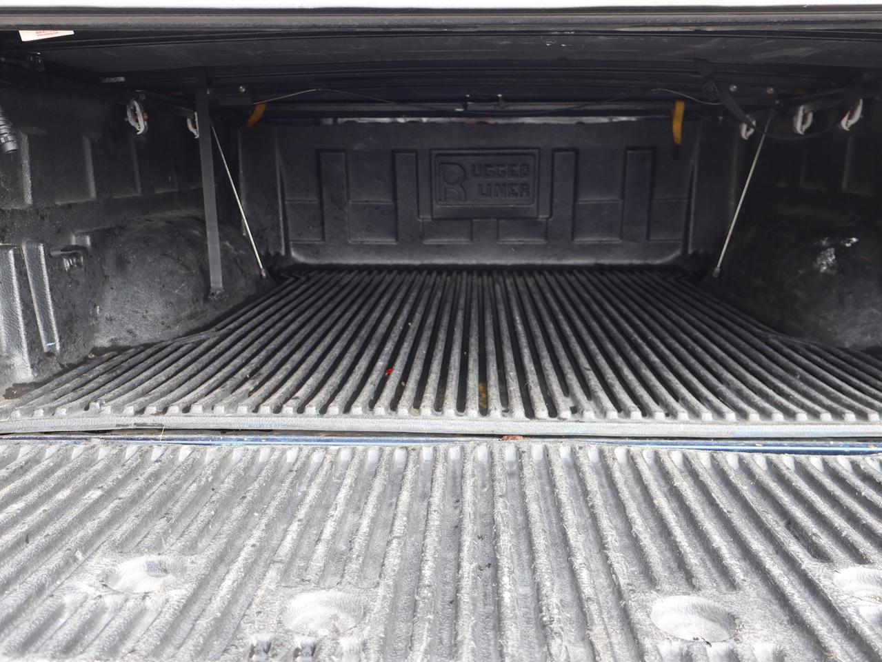 2018 RAM 1500 OUTDOORSMAN HEMI CREW 4WD *ACCIDENT FREE* CAMERA NAV BLUETOOTH HEATED SEATS CRUISE ALLOYS Photo