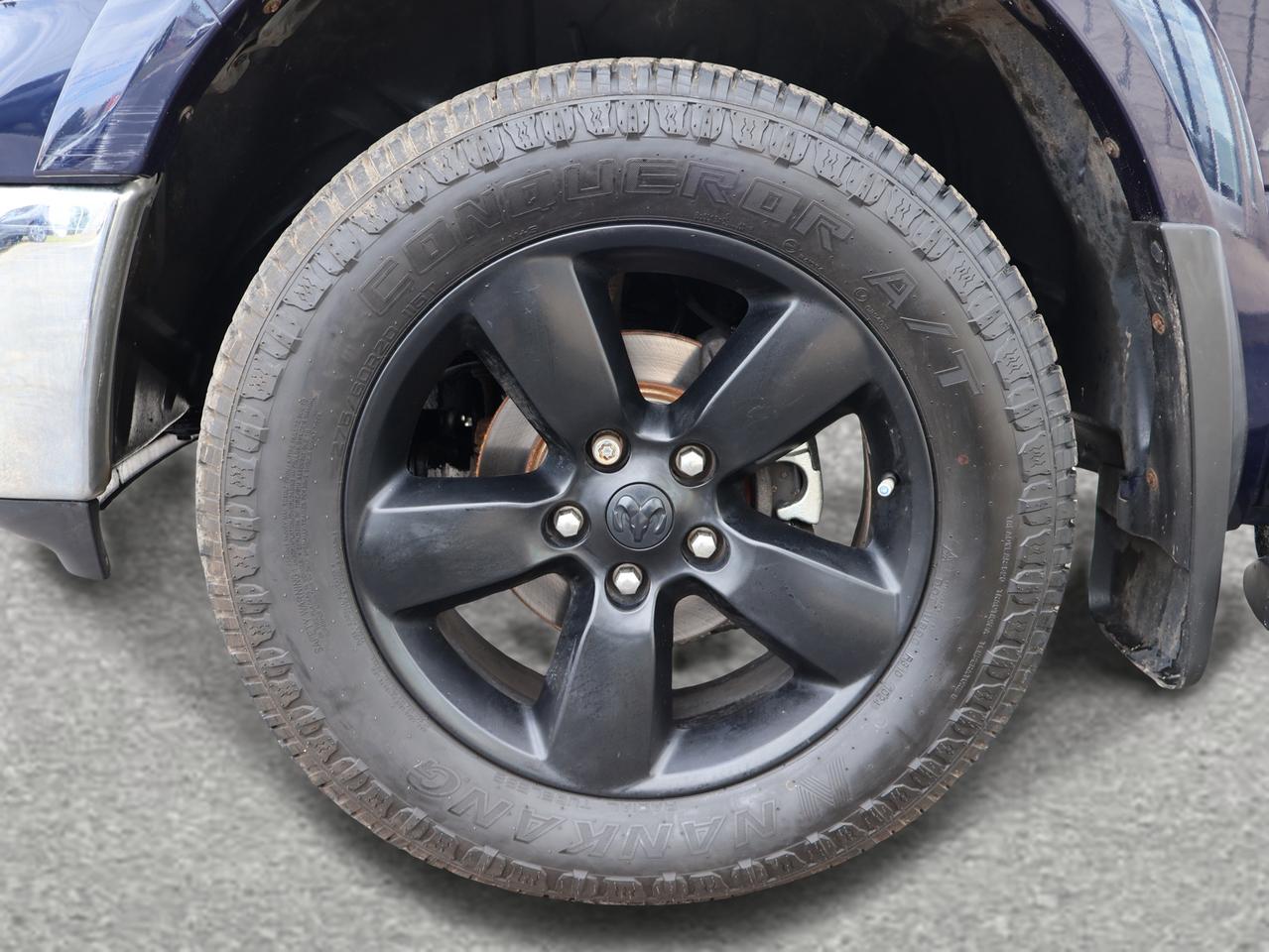 2018 RAM 1500 OUTDOORSMAN HEMI CREW 4WD *ACCIDENT FREE* CAMERA NAV BLUETOOTH HEATED SEATS CRUISE ALLOYS Photo