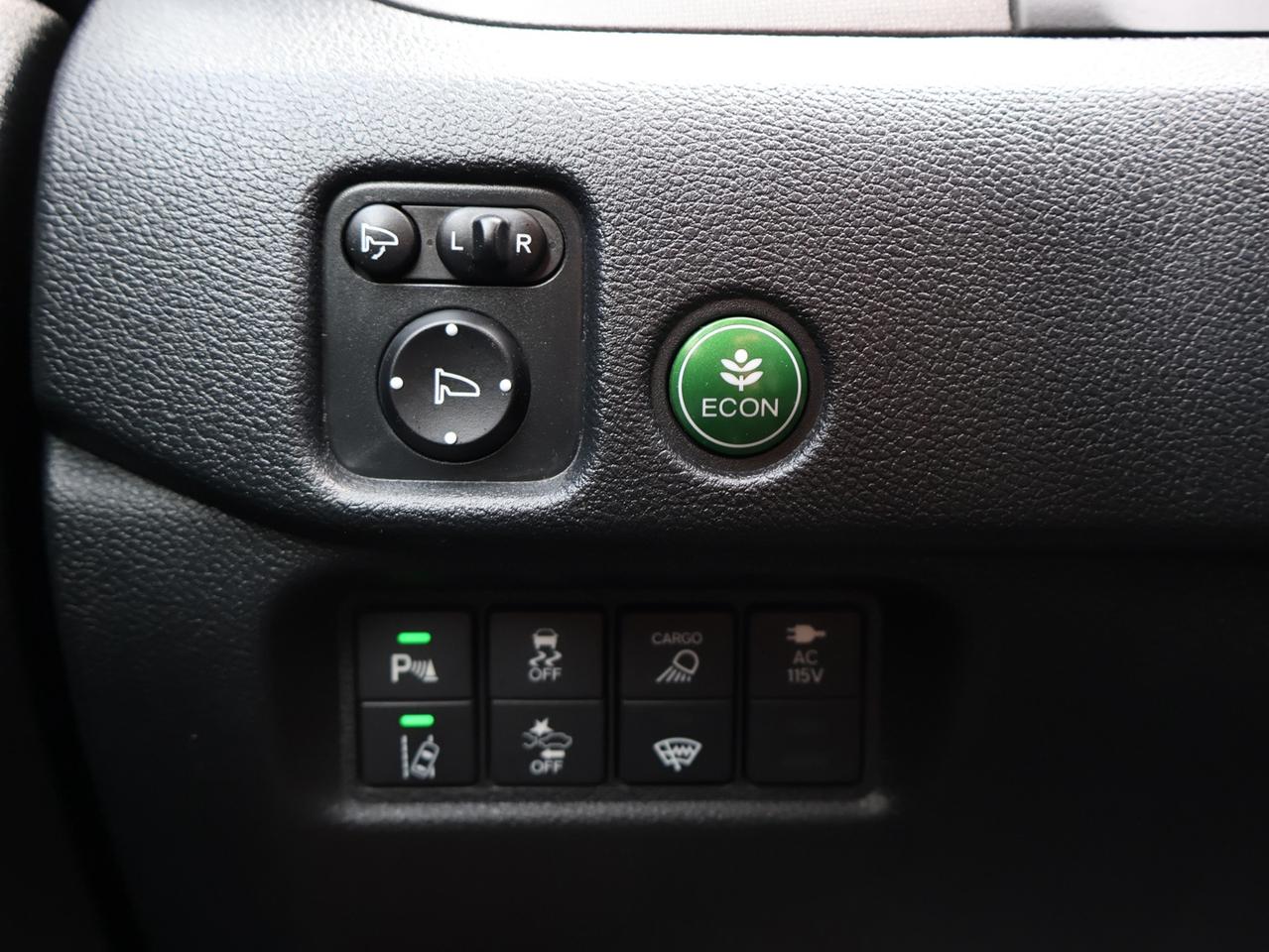 2021 Honda Ridgeline TOURING 4WD CERTIFIED *ACCIDENT FREE* CAMERA NAV BLUETOOTH LEATHER HEATED SEATS SUNROOF CRUISE ALLOYS Photo