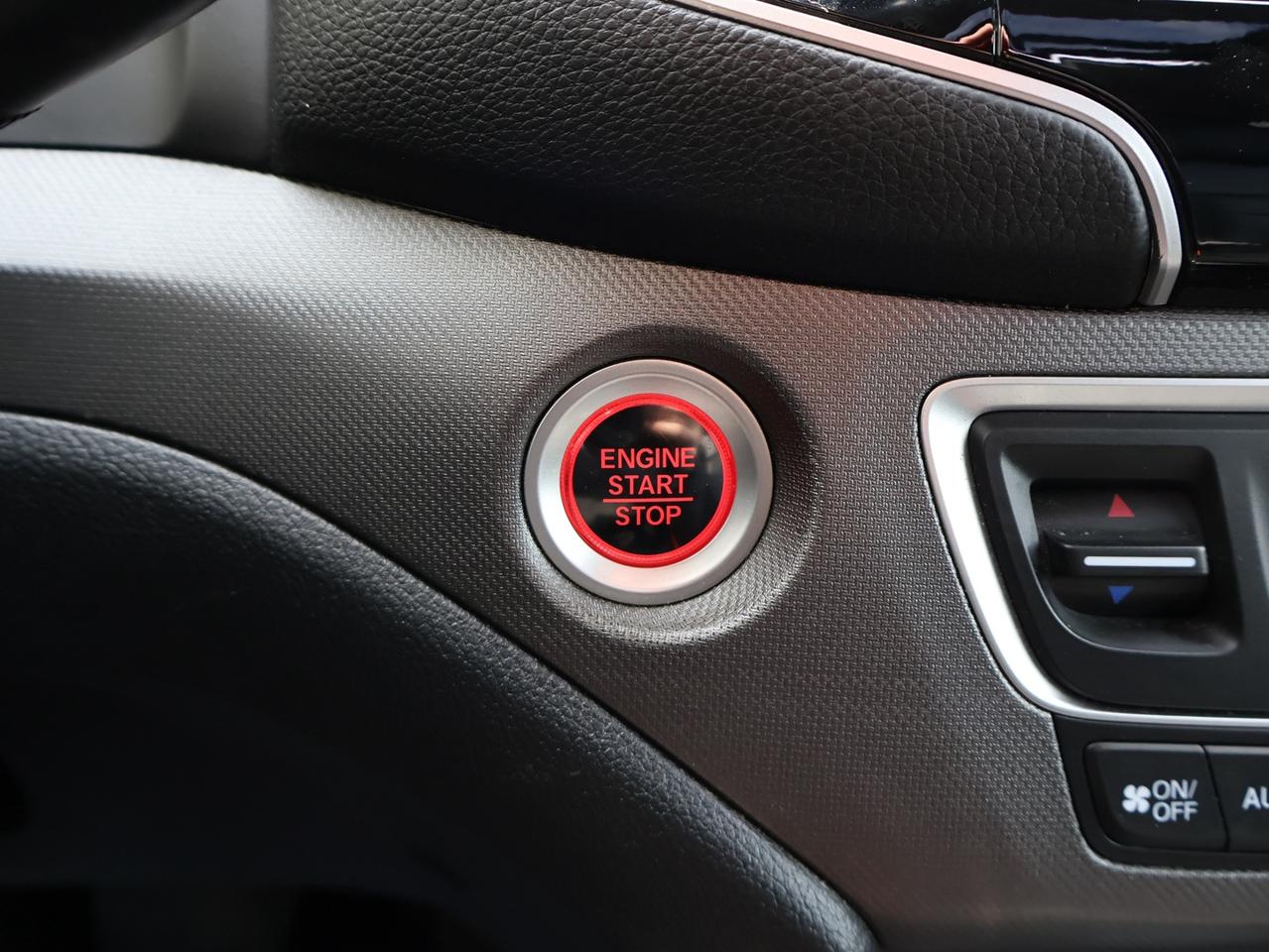 2021 Honda Ridgeline TOURING 4WD CERTIFIED *ACCIDENT FREE* CAMERA NAV BLUETOOTH LEATHER HEATED SEATS SUNROOF CRUISE ALLOYS Photo