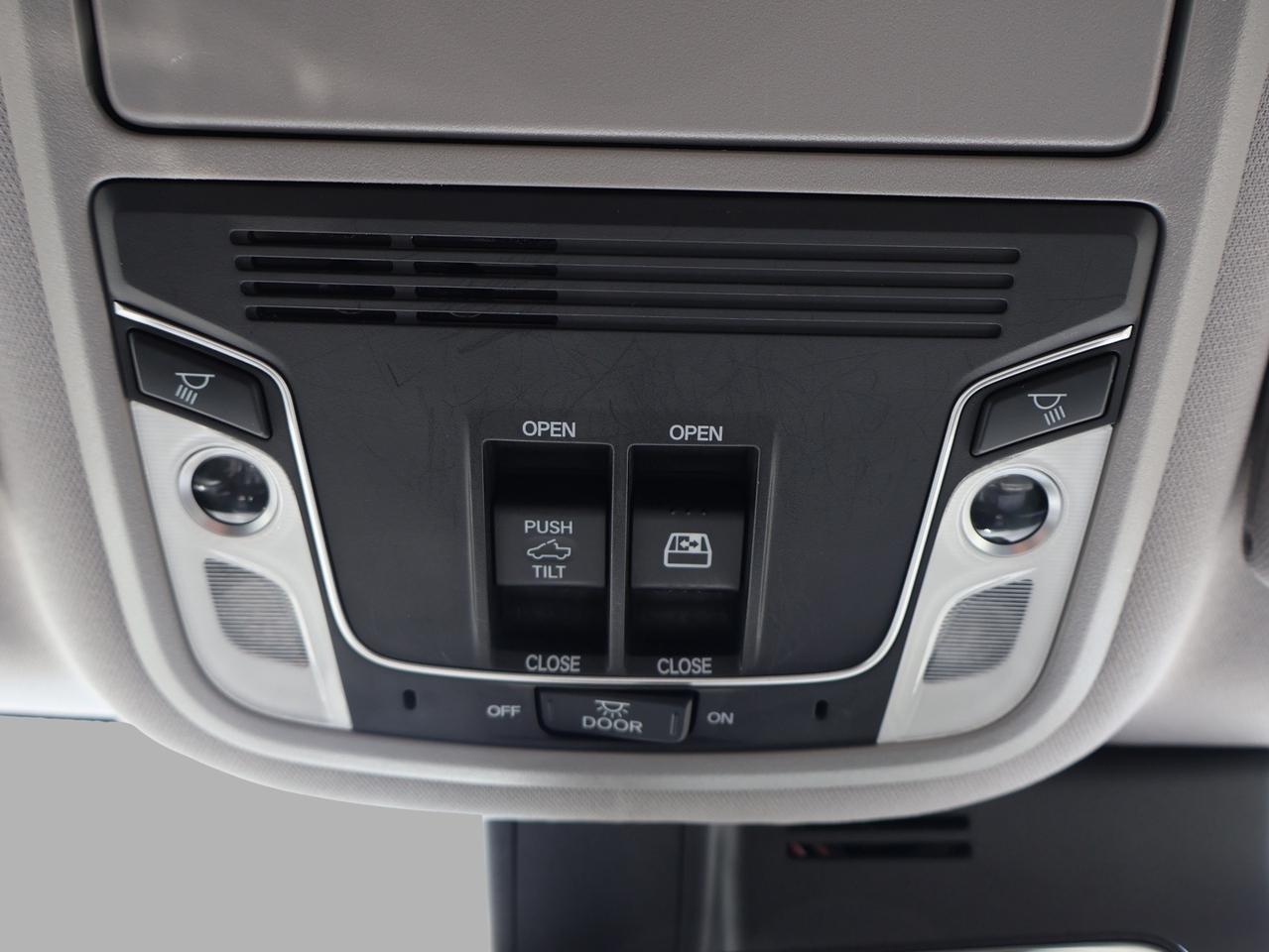 2021 Honda Ridgeline TOURING 4WD CERTIFIED *ACCIDENT FREE* CAMERA NAV BLUETOOTH LEATHER HEATED SEATS SUNROOF CRUISE ALLOYS Photo