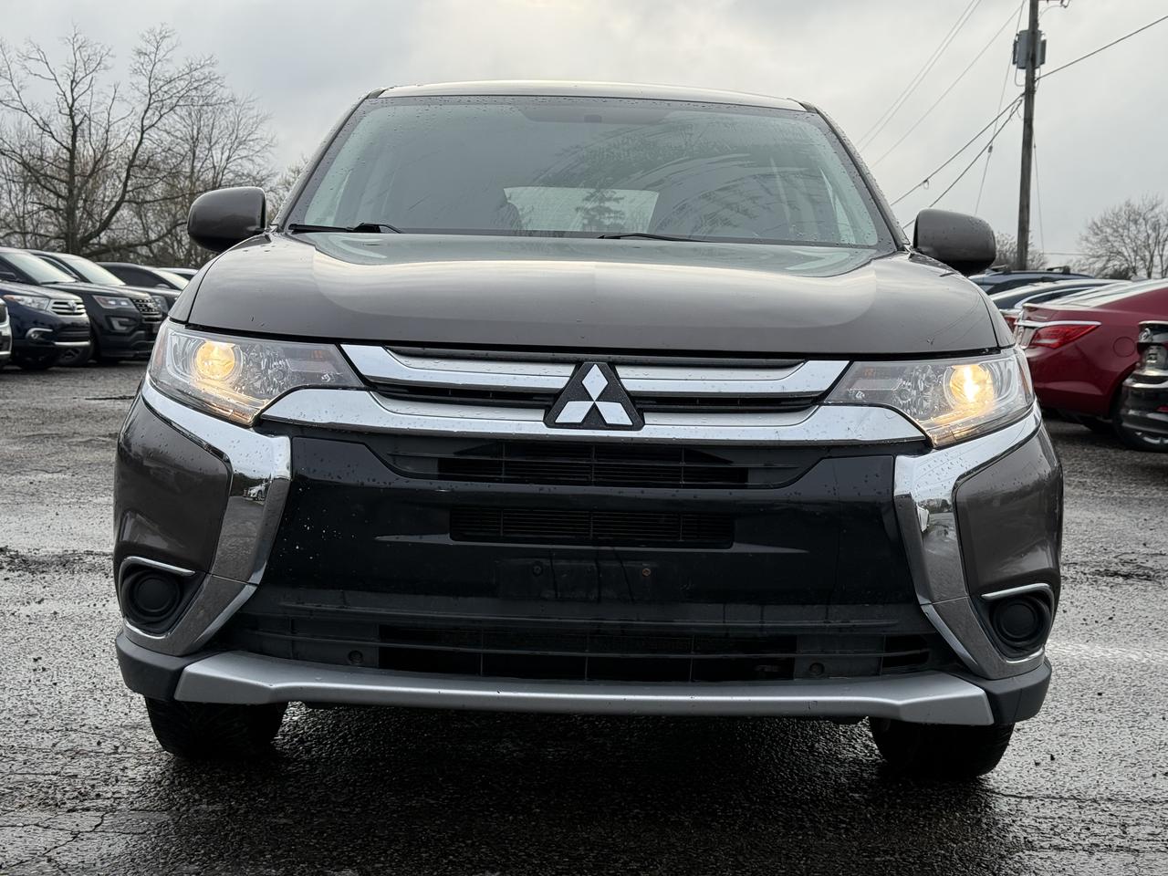 2018 Mitsubishi Outlander ES Photo