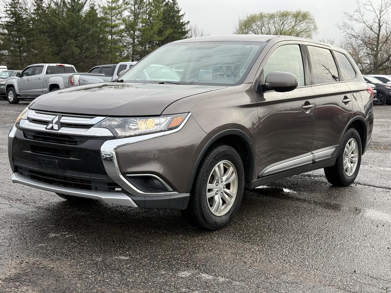 2018 Mitsubishi Outlander ES Photo