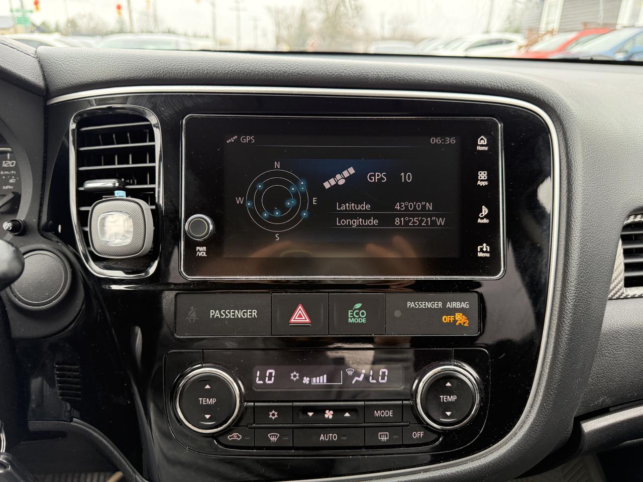 2018 Mitsubishi Outlander ES Photo