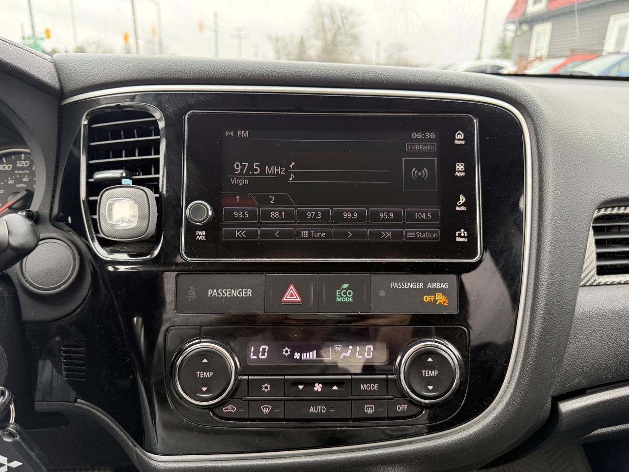 2018 Mitsubishi Outlander ES Photo