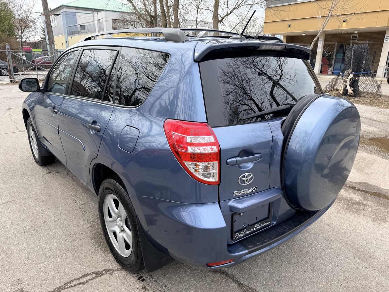2012 Toyota RAV4 - 4WD Photo2