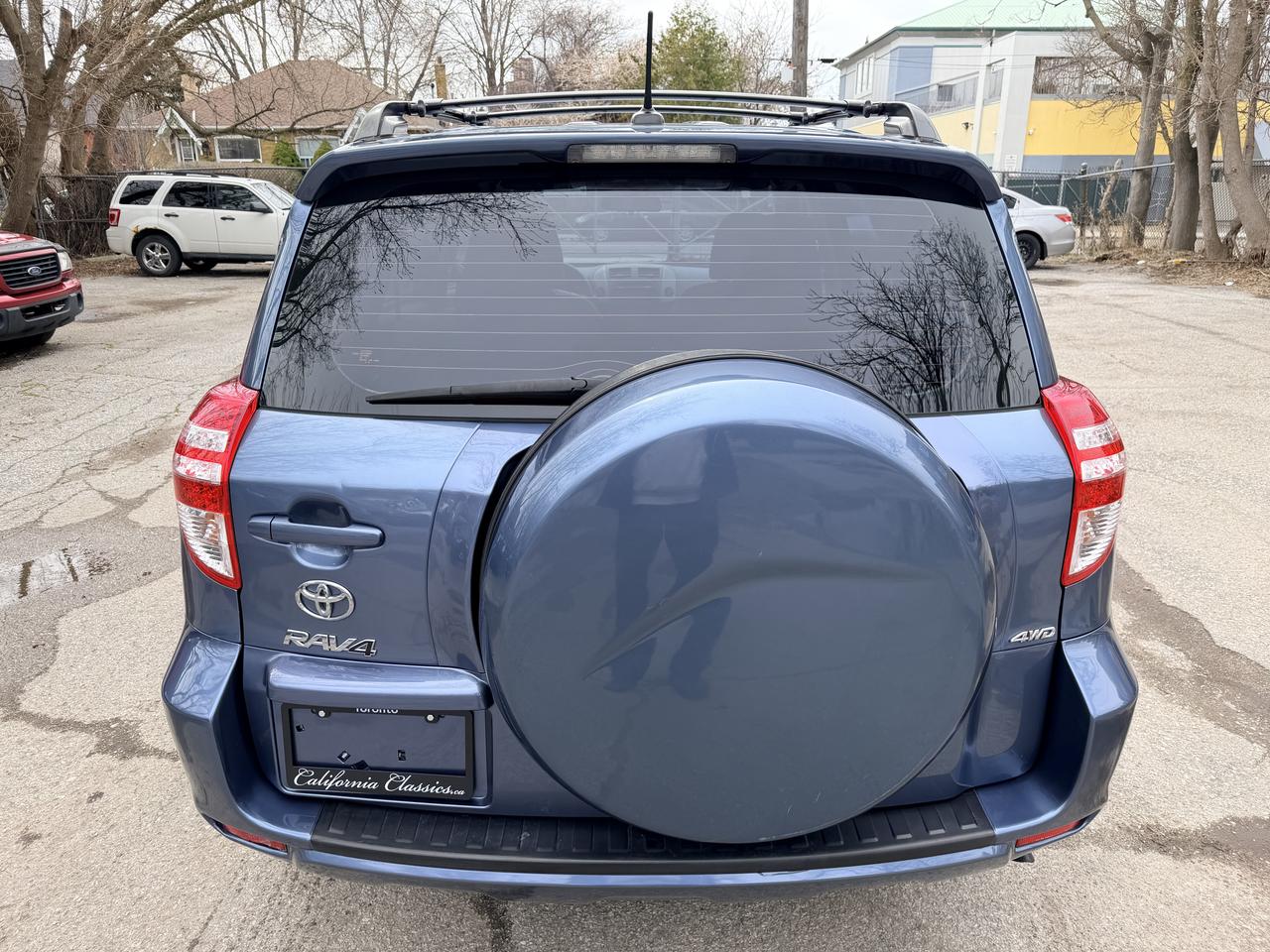 2012 Toyota RAV4 - 4WD Photo3