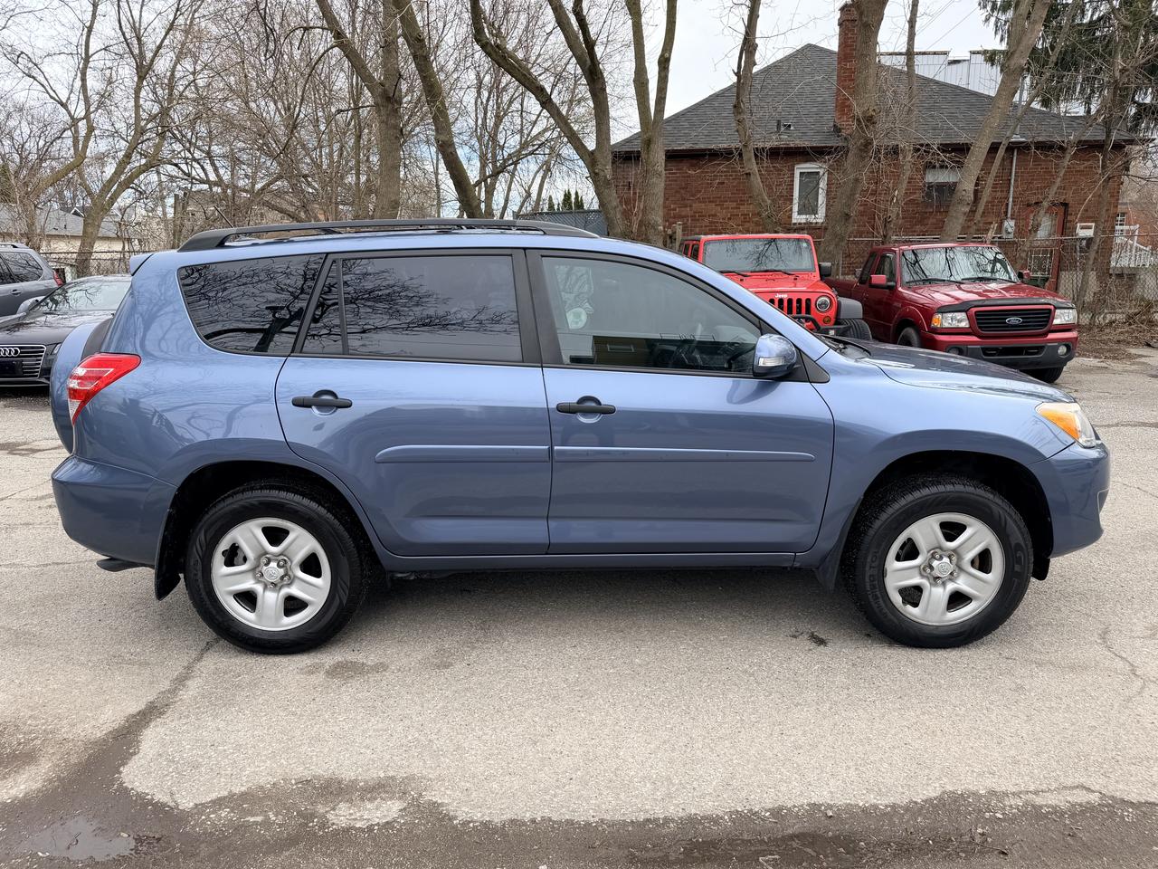 2012 Toyota RAV4 - 4WD Photo