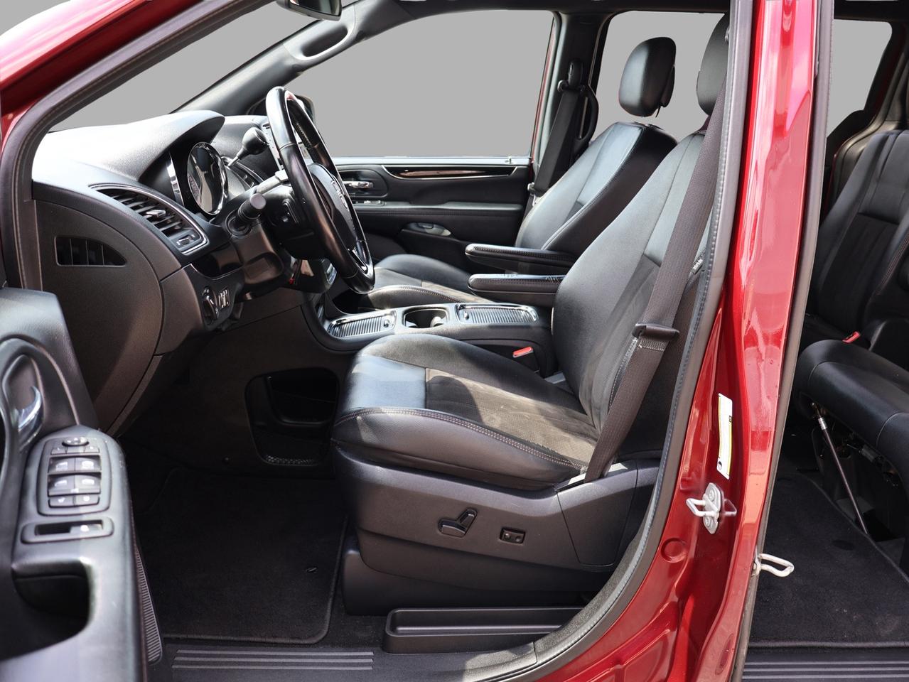 2020 Dodge Grand Caravan SXT-PREMIUM CERTIFIED *1 OWNER*ACCIDENT FREE* DODGE MAINTAIN* CAMERA NAV DVD BLUETOOTH LEATHER HEATED SEATS CRUISE ALLOYS Photo