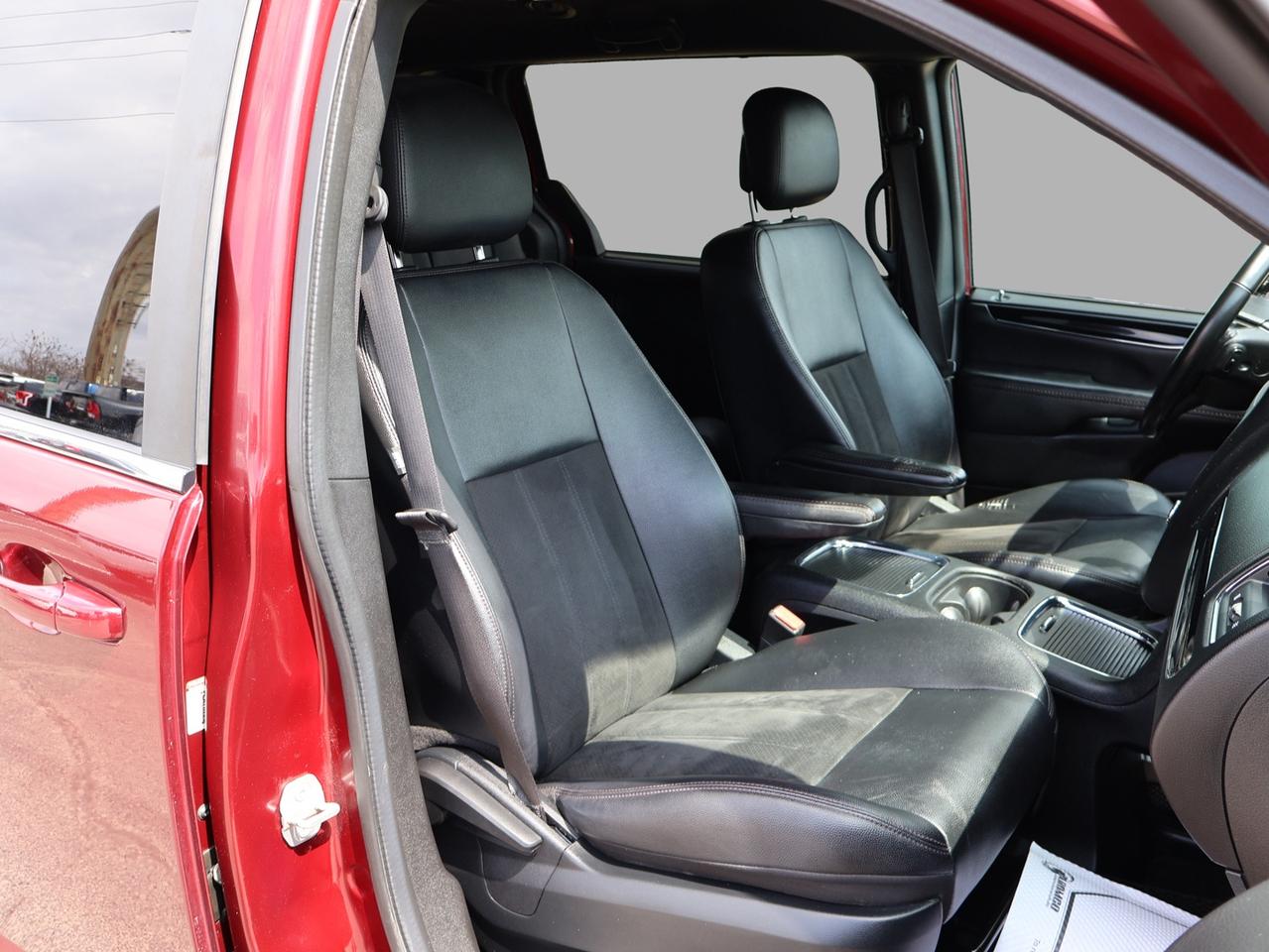 2020 Dodge Grand Caravan SXT-PREMIUM CERTIFIED *1 OWNER*ACCIDENT FREE* DODGE MAINTAIN* CAMERA NAV DVD BLUETOOTH LEATHER HEATED SEATS CRUISE ALLOYS Photo