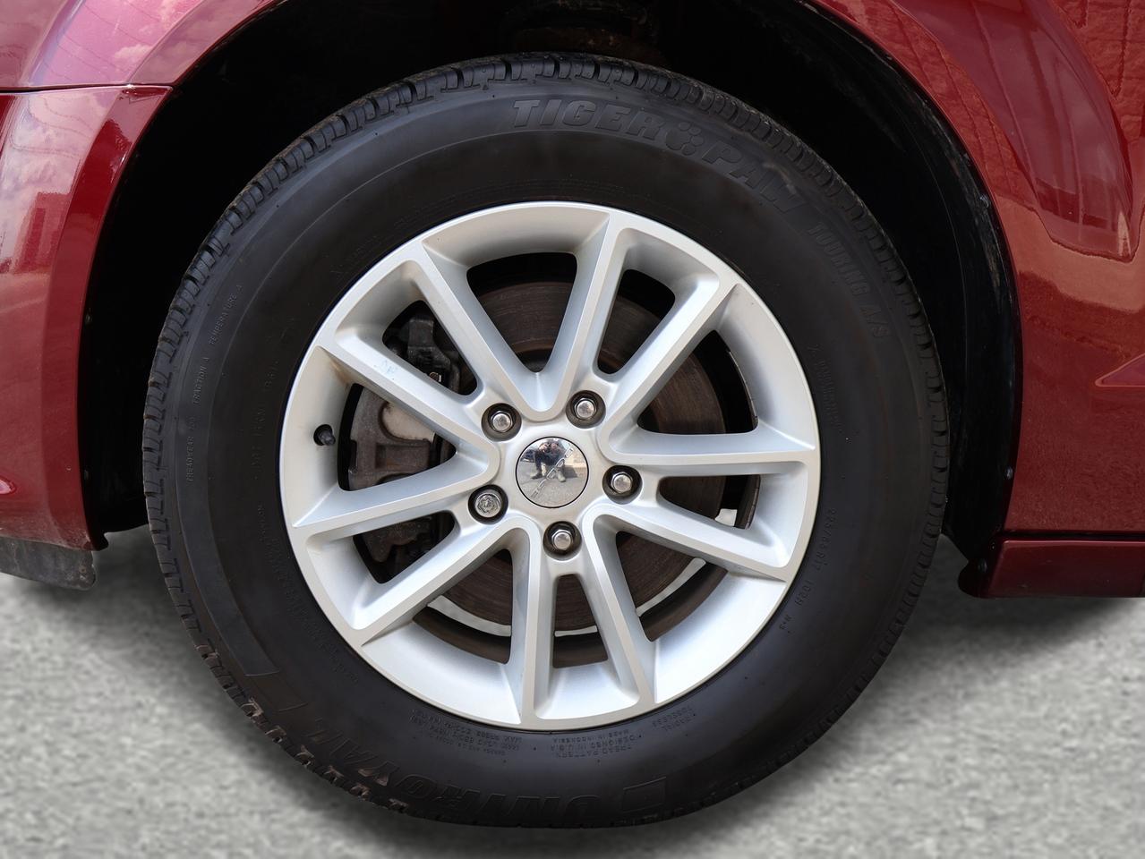 2020 Dodge Grand Caravan SXT-PREMIUM CERTIFIED *1 OWNER*ACCIDENT FREE* DODGE MAINTAIN* CAMERA NAV DVD BLUETOOTH LEATHER HEATED SEATS CRUISE ALLOYS Photo