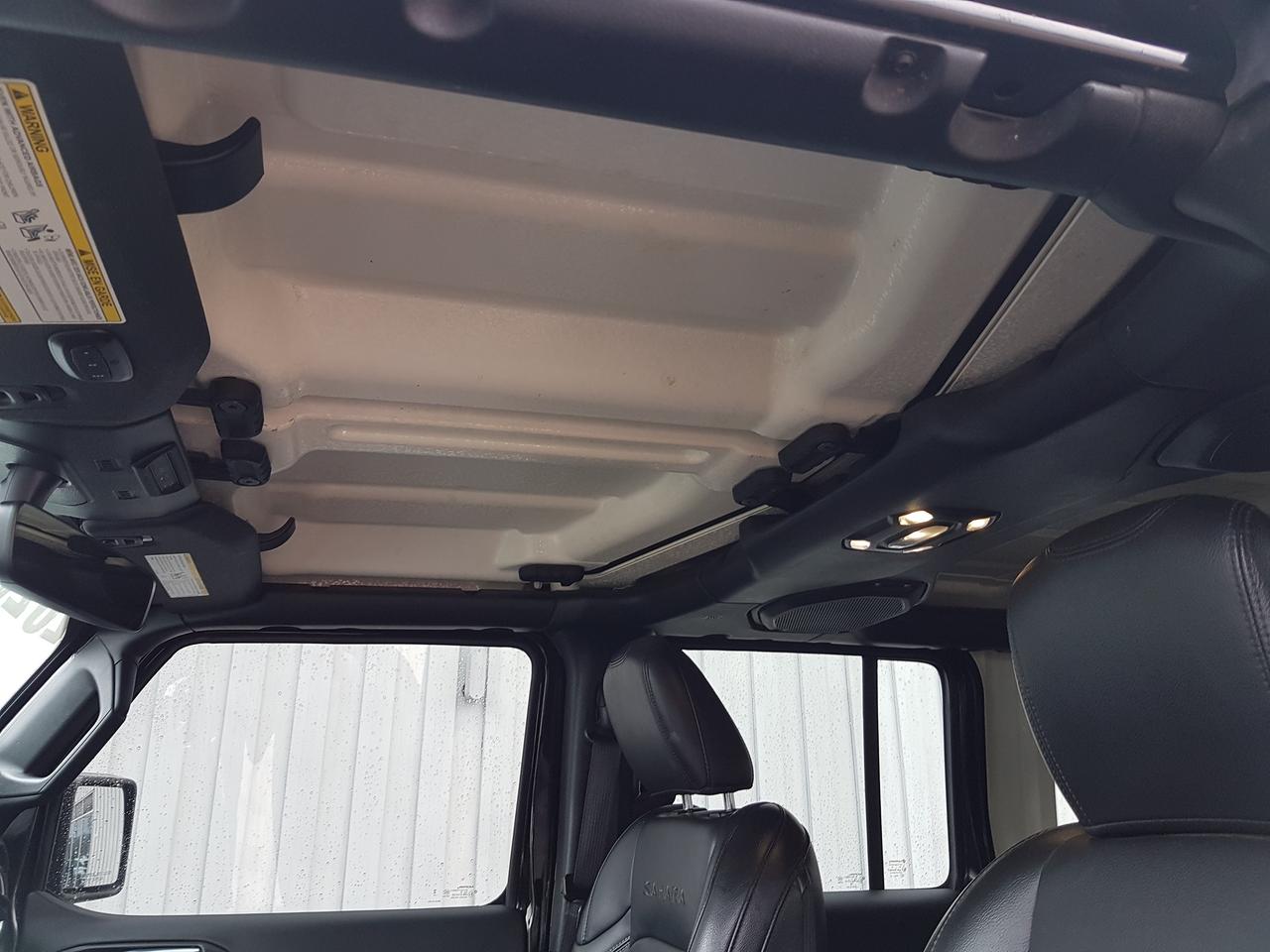 2023 Jeep Wrangler Unlimited Sahara *LEATHER-NAVIGATION* Photo