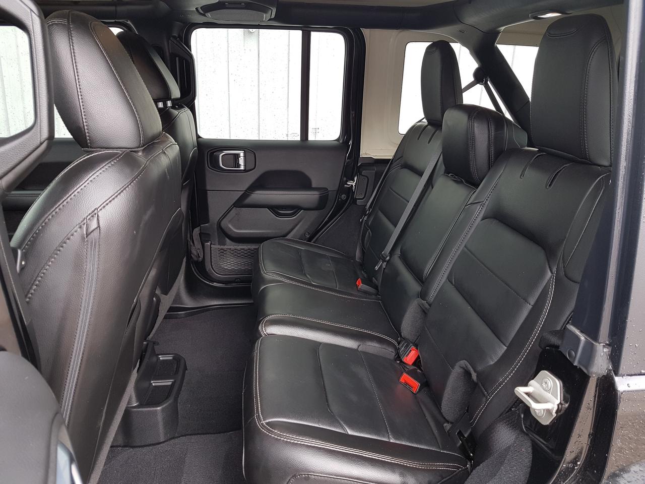 2023 Jeep Wrangler Unlimited Sahara *LEATHER-NAVIGATION* Photo