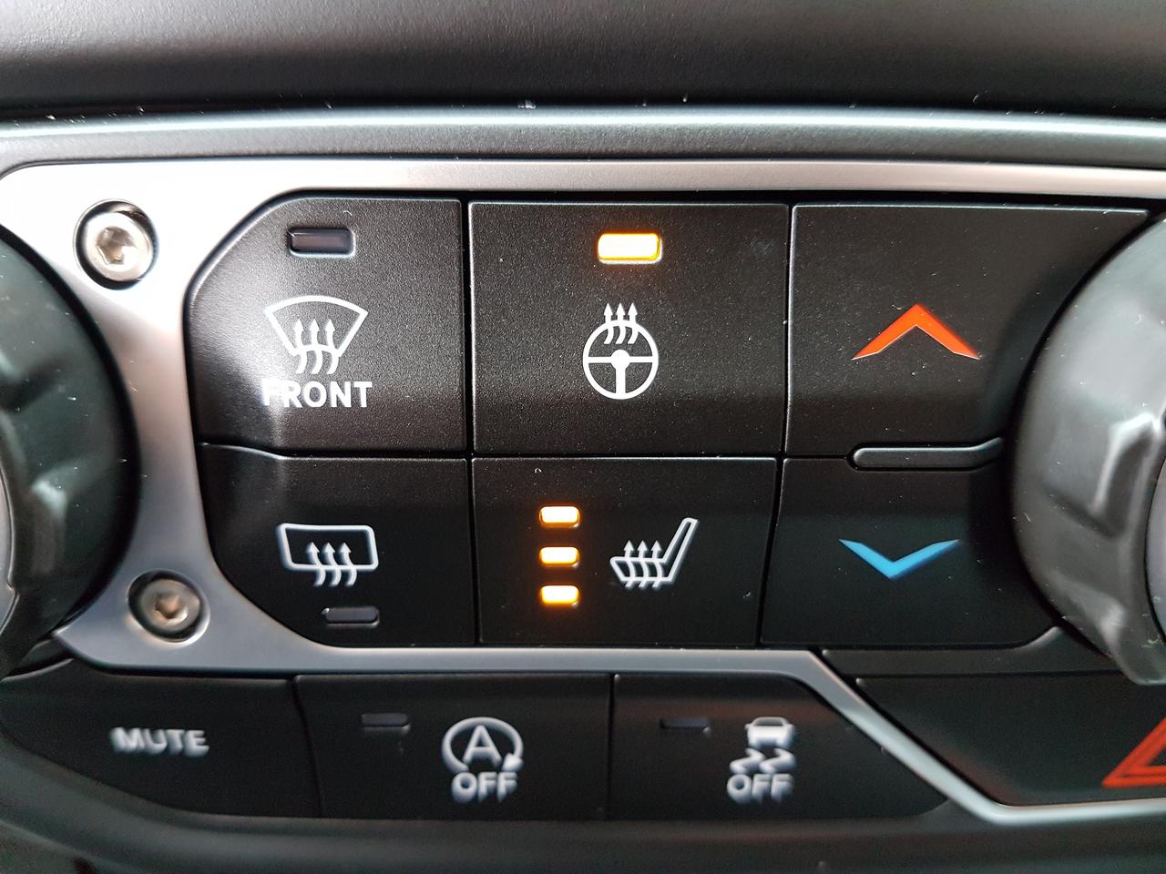 2023 Jeep Wrangler Unlimited Sahara *LEATHER-NAVIGATION* Photo