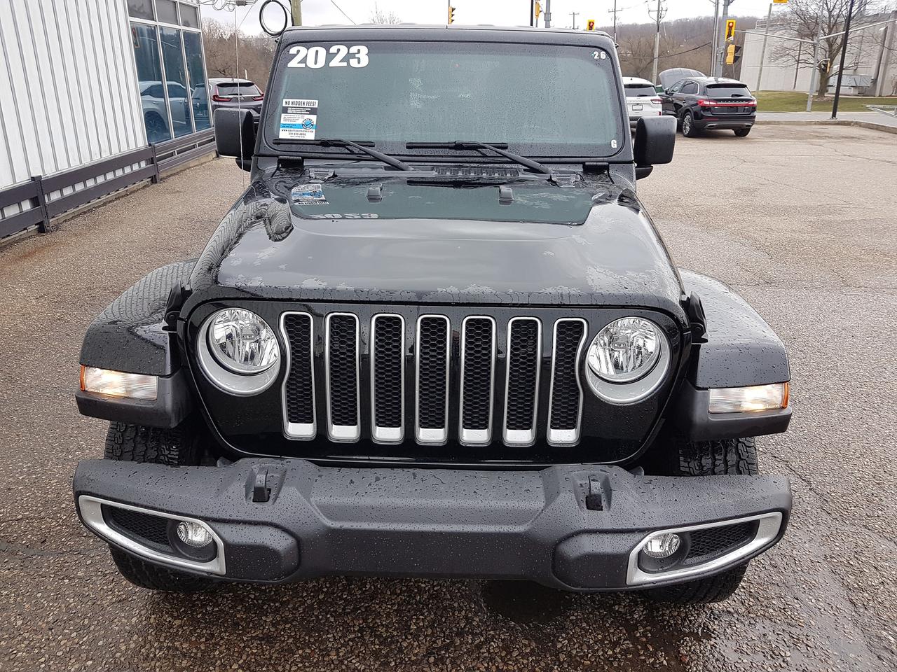 2023 Jeep Wrangler Unlimited Sahara *LEATHER-NAVIGATION* Photo