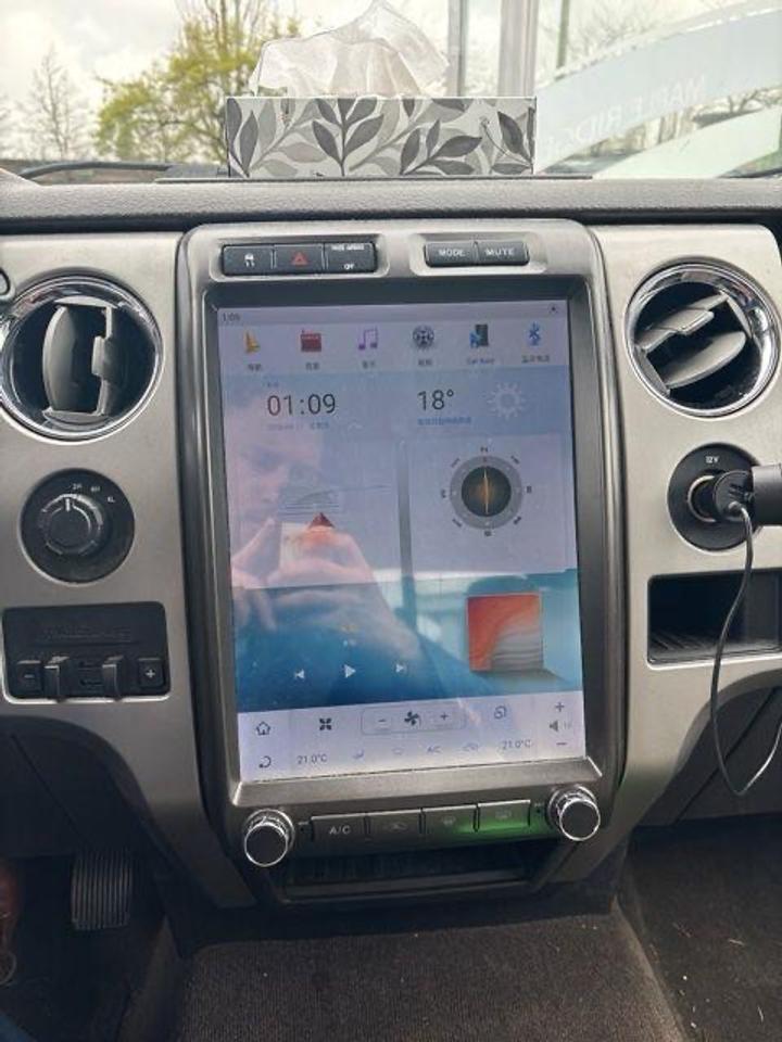 2010 Ford F-150 XLT - Photo #5