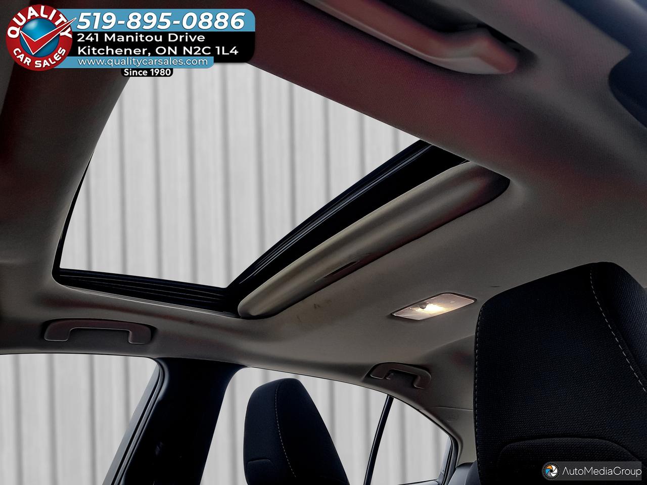 2021 Toyota Corolla LE *SUNROOF* Photo
