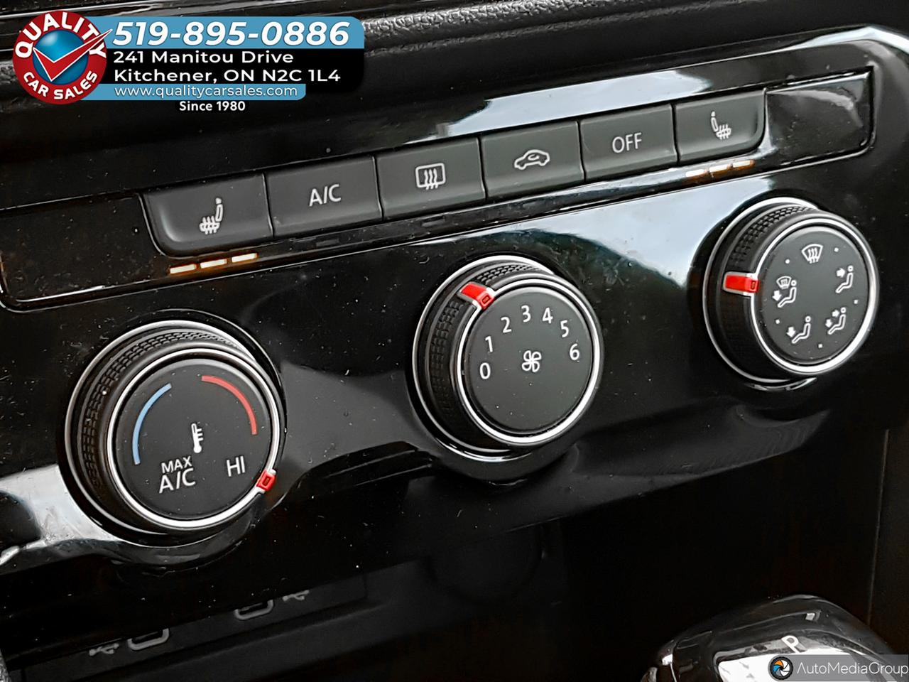 2024 Volkswagen Taos Trendline *HEATED SEATS* Photo