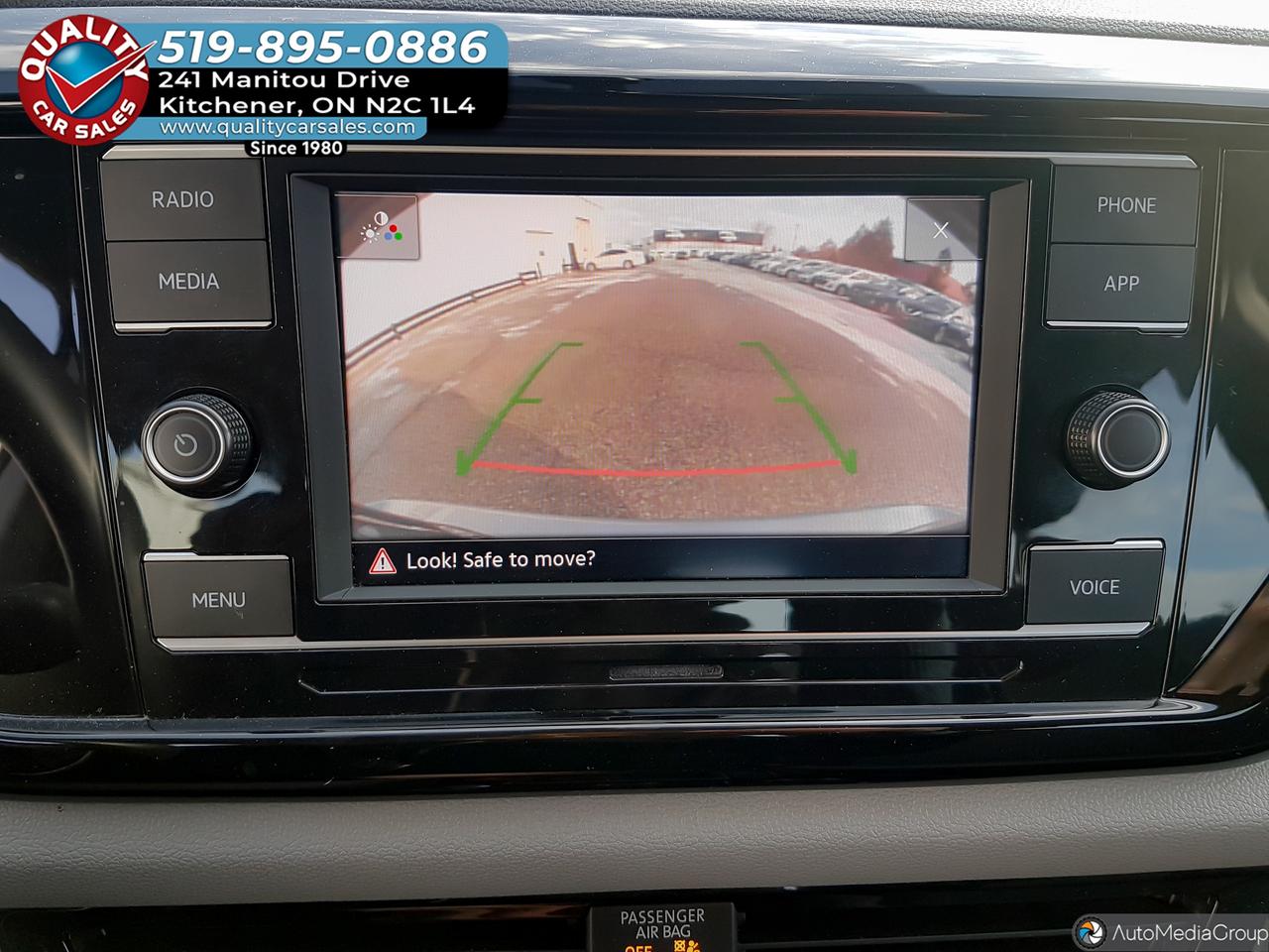 2024 Volkswagen Taos Trendline *HEATED SEATS* Photo