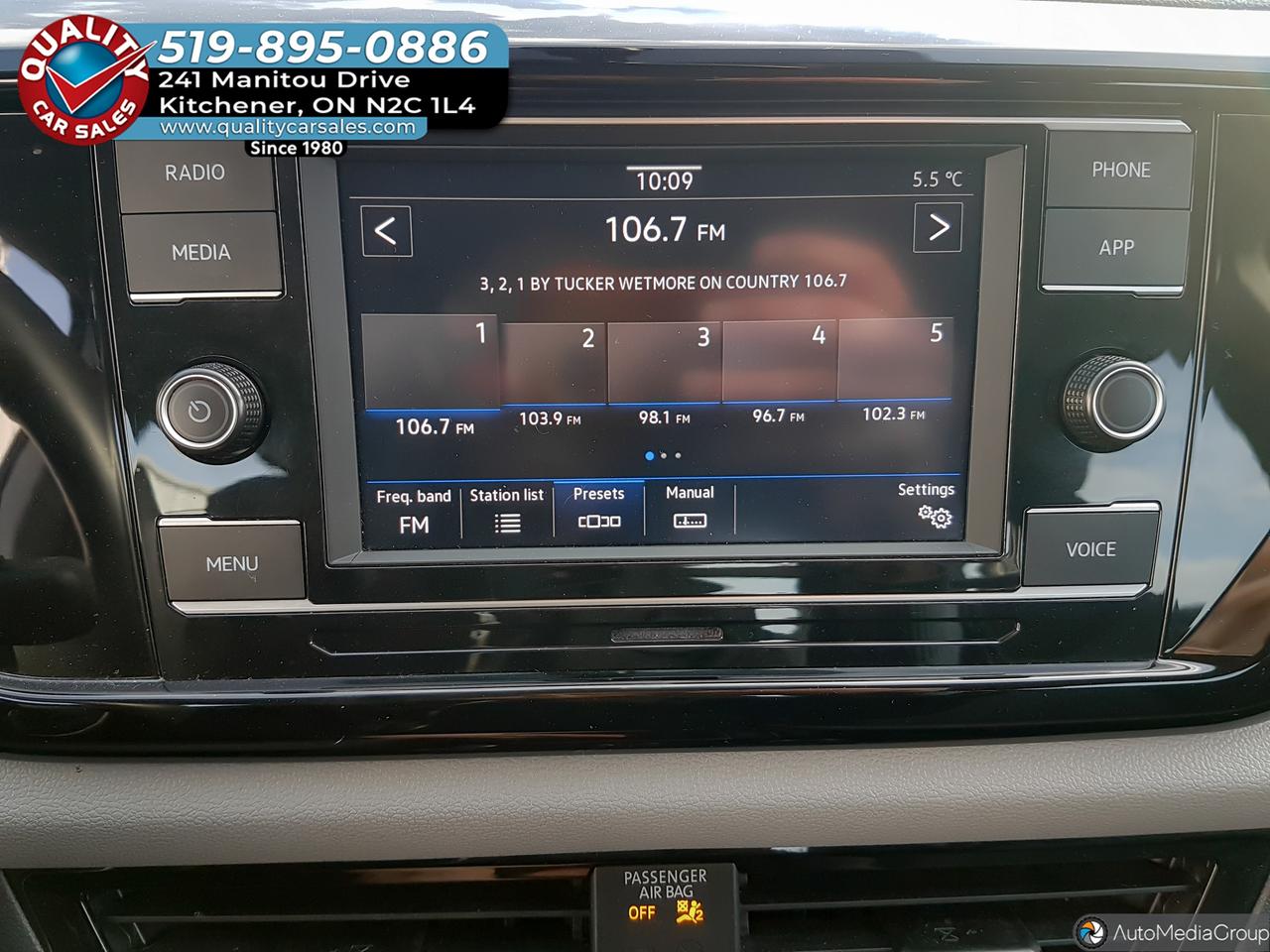 2024 Volkswagen Taos Trendline *HEATED SEATS* Photo