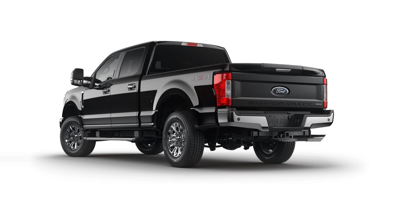 2017 Ford F-250 XLT 4WD Crew Cab 6.75' Box Photo1