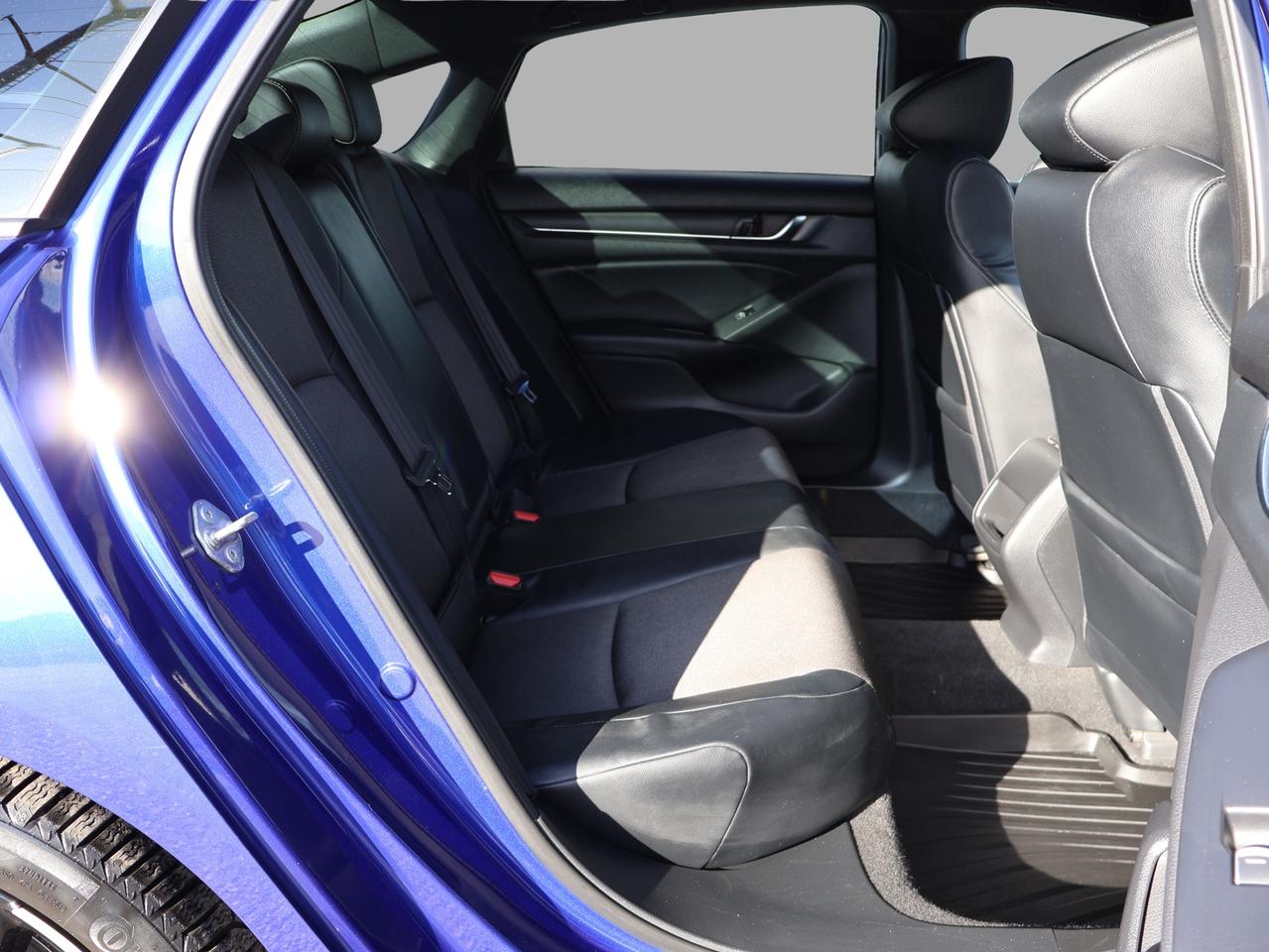 2018 Honda Accord SPORT CERTIFIED *ACCIDENT FREE*HONDA MAINTAIN* CAMERA BLUETOOTH LEATHER HEATED SUNROOF CRUISE ALLOYS Photo