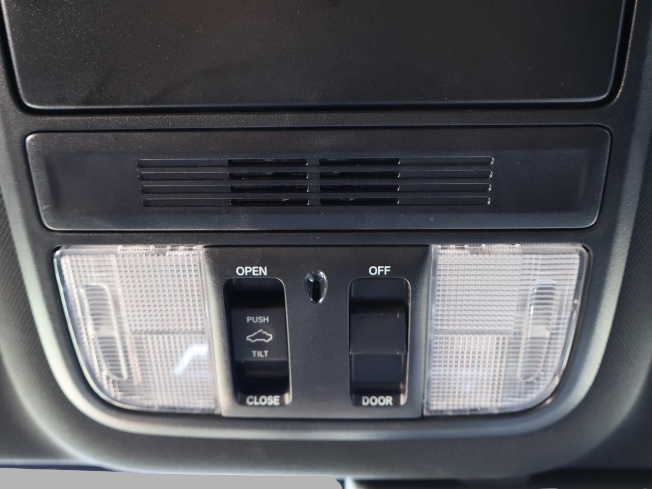 2018 Honda Accord SPORT CERTIFIED *ACCIDENT FREE*HONDA MAINTAIN* CAMERA BLUETOOTH LEATHER HEATED SUNROOF CRUISE ALLOYS Photo