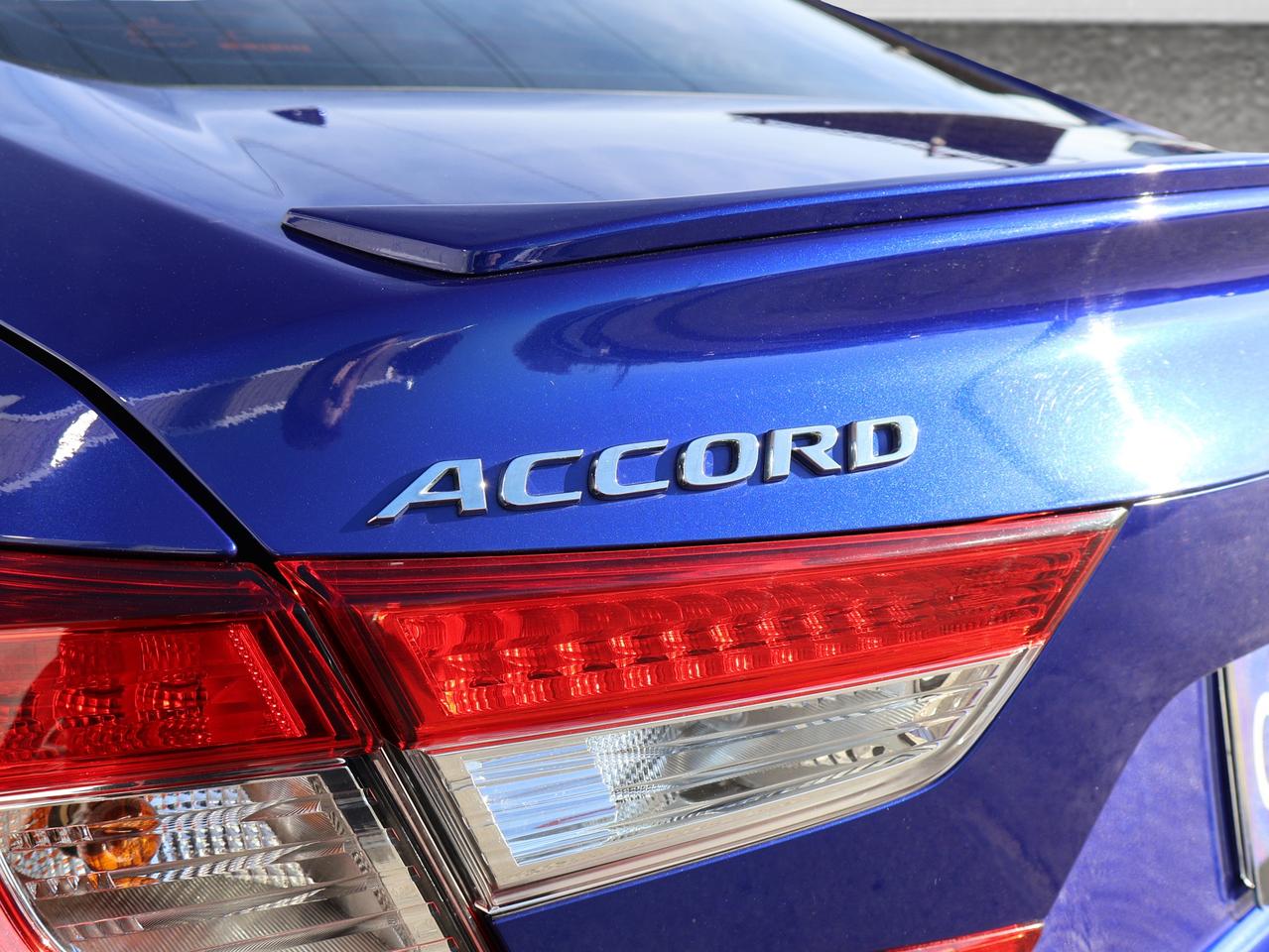 2018 Honda Accord SPORT CERTIFIED *ACCIDENT FREE*HONDA MAINTAIN* CAMERA BLUETOOTH LEATHER HEATED SUNROOF CRUISE ALLOYS Photo