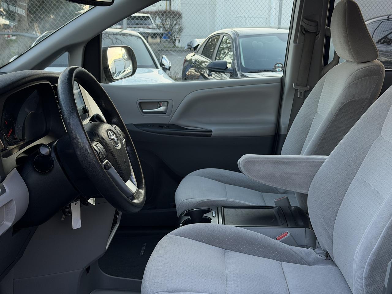 2015 Toyota Sienna LE 8PASS|BACKUP|BT Photo