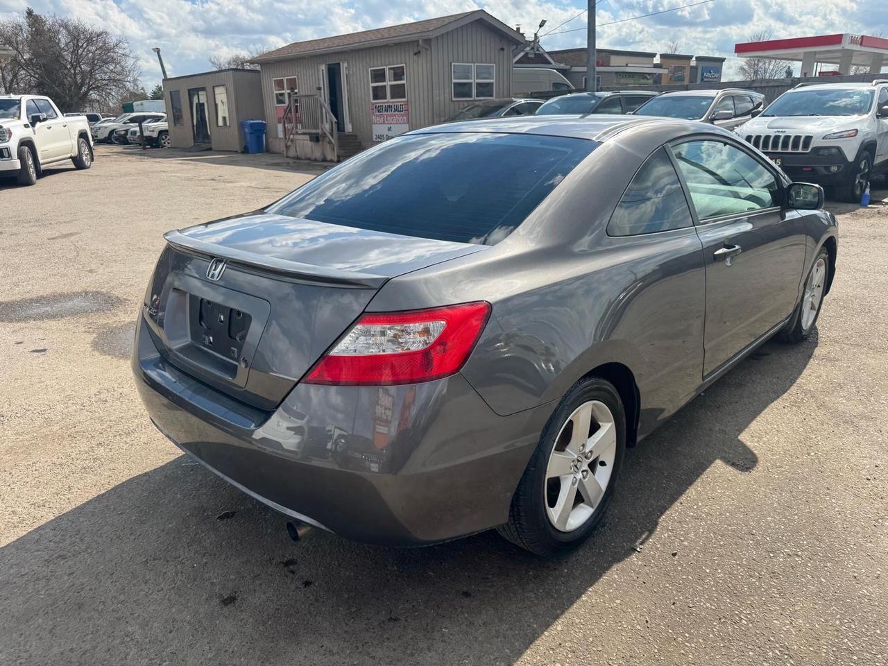 2009 Honda Civic DX-G, AUTO, ONLY 85KMS, REBUILT TITLE, CERT Photo
