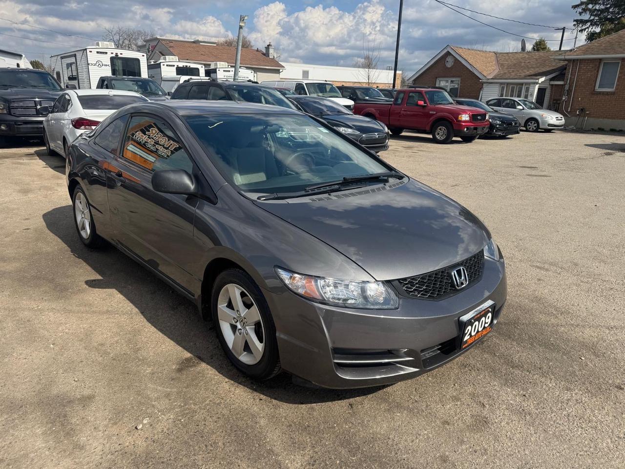2009 Honda Civic DX-G, AUTO, ONLY 85KMS, REBUILT TITLE, CERT Photo