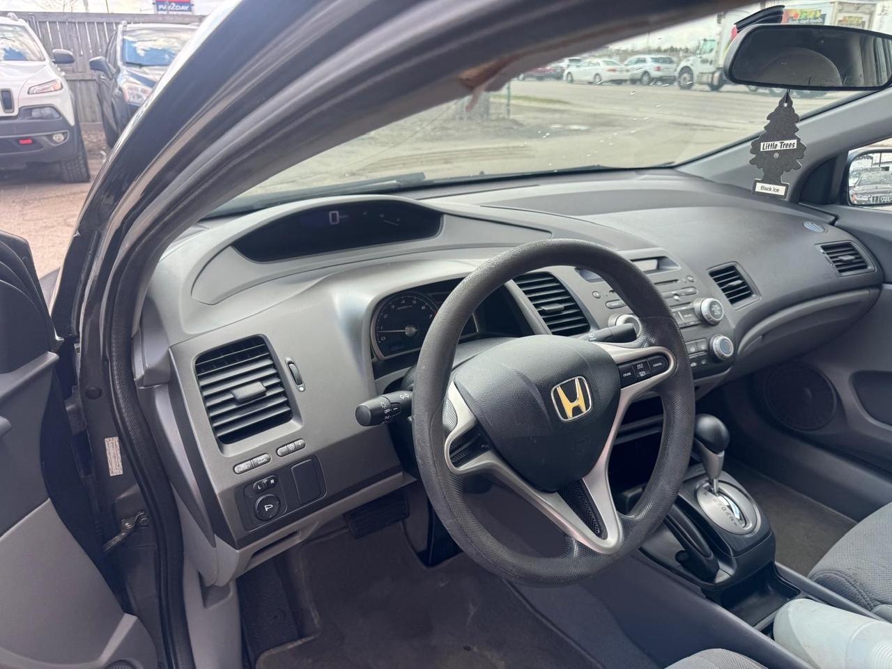 2009 Honda Civic DX-G, AUTO, ONLY 85KMS, REBUILT TITLE, CERT Photo