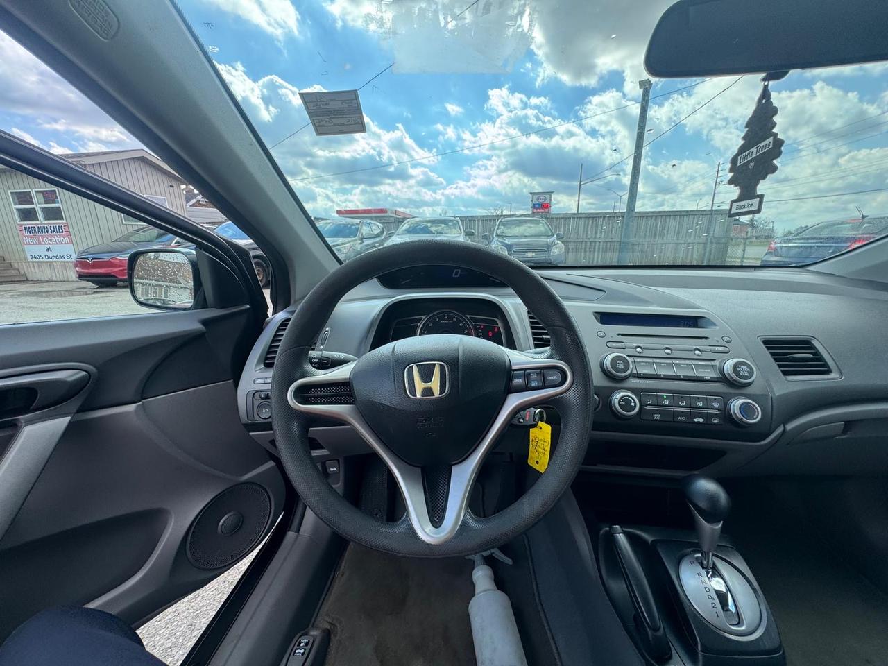 2009 Honda Civic DX-G, AUTO, ONLY 85KMS, REBUILT TITLE, CERT Photo