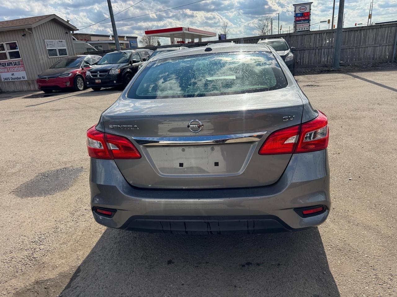 2017 Nissan Sentra S Photo