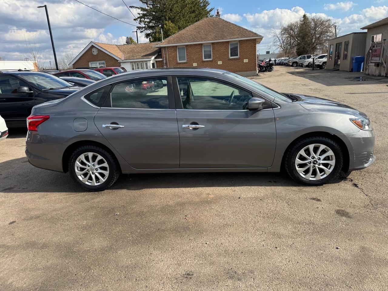 2017 Nissan Sentra S Photo