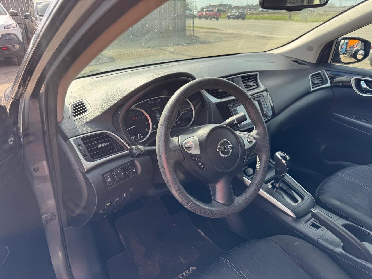 2017 Nissan Sentra S Photo