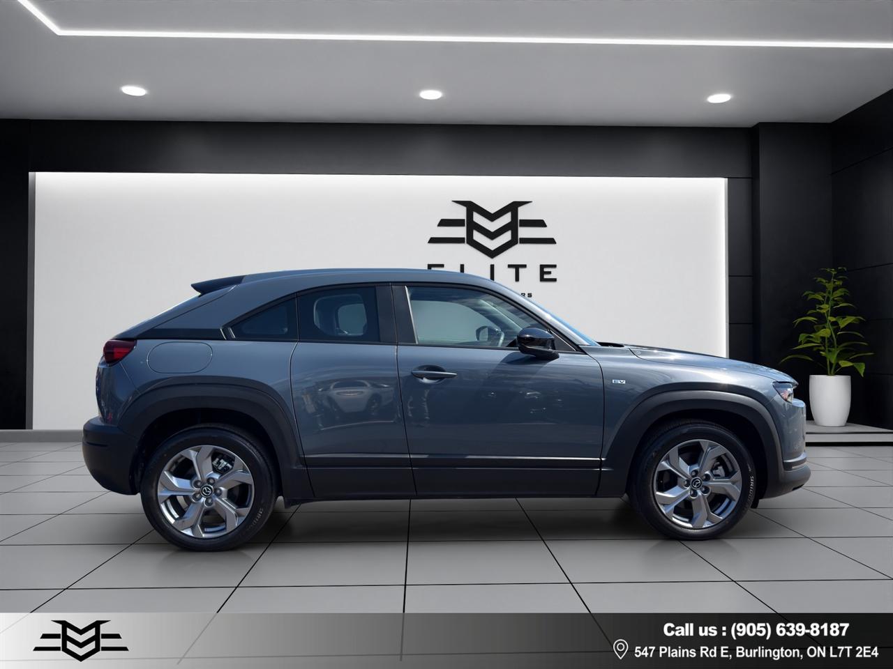 2023 Mazda MX-3 0 EV GS - ELECTRIC - BLIND SPOT MONITOR - LOW KMS !!! Photo