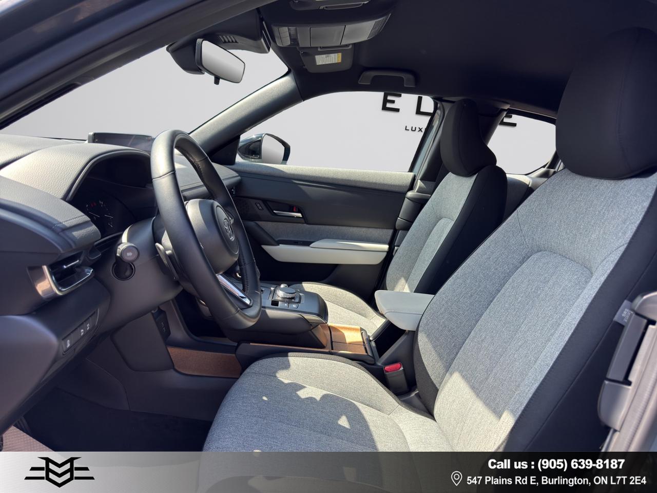2023 Mazda MX-3 0 EV GS - ELECTRIC - BLIND SPOT MONITOR - LOW KMS !!! Photo